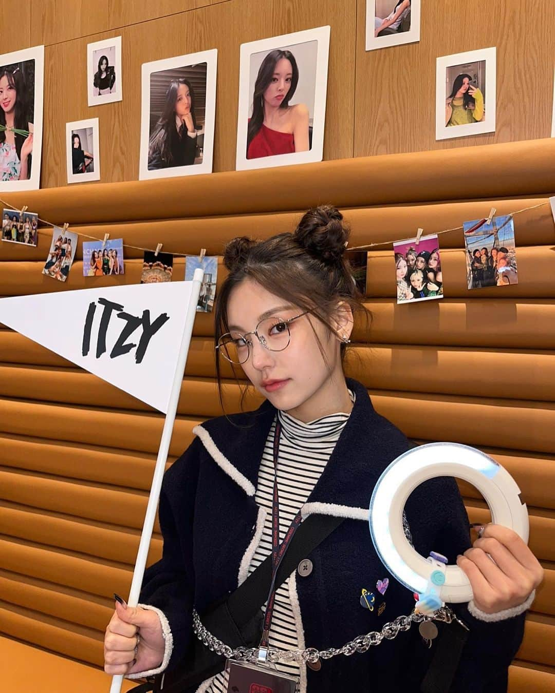 ITZYさんのインスタグラム写真 - (ITZYInstagram)「Do you think i’m YEJI?🤓 #IMMIDZY #황상 #있지입덕완료」5月2日 22時55分 - itzy.all.in.us