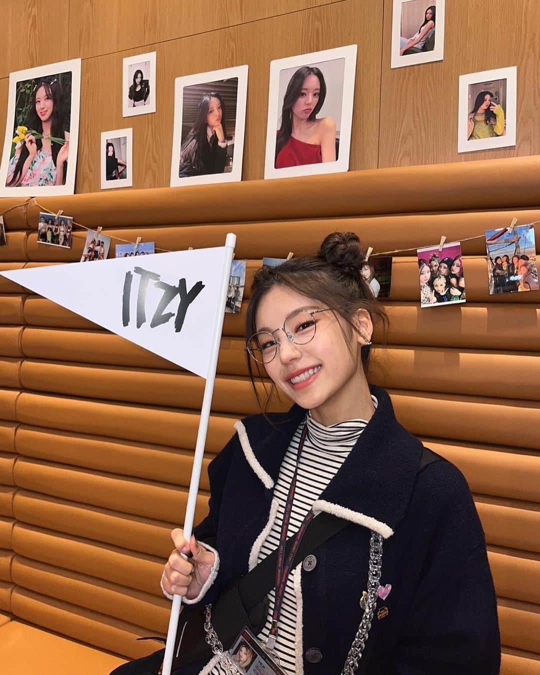 ITZYさんのインスタグラム写真 - (ITZYInstagram)「Do you think i’m YEJI?🤓 #IMMIDZY #황상 #있지입덕완료」5月2日 22時55分 - itzy.all.in.us