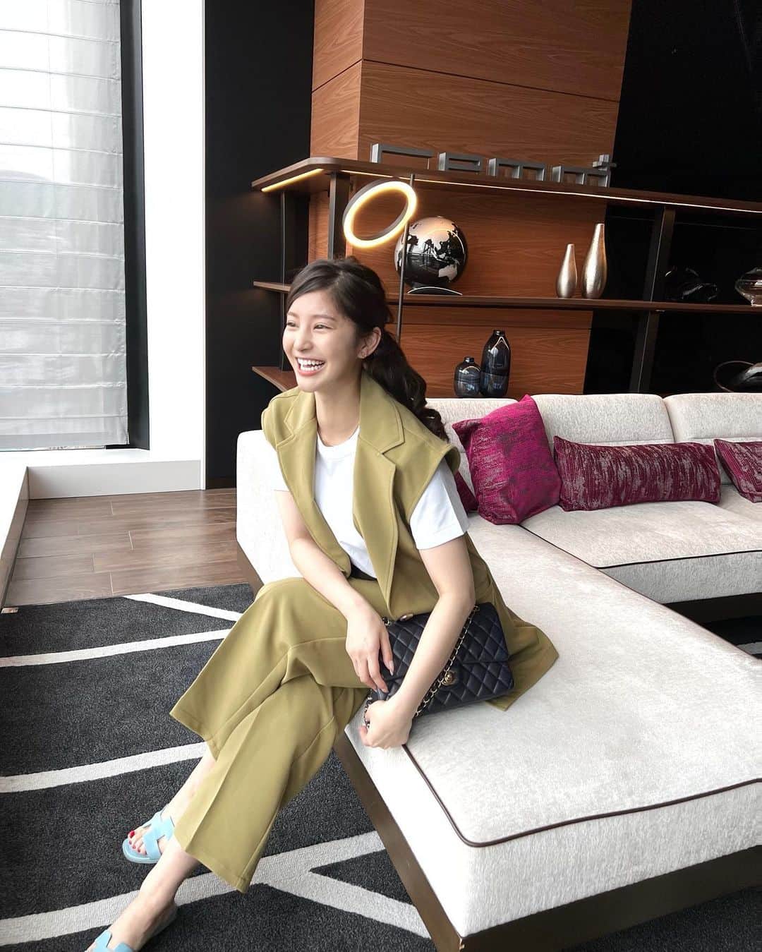 明松美玖さんのインスタグラム写真 - (明松美玖Instagram)「、 神戸の新しくできたビルでランチした日のコーディネート💚  setup: @lian_officialstore セットアップってそれだけでオシャレ感出るからスキ! オフィシャルストアで¥1,000 coupon出てます🤫🤍  #lian_official #ootd」5月3日 0時06分 - shashishu_daily