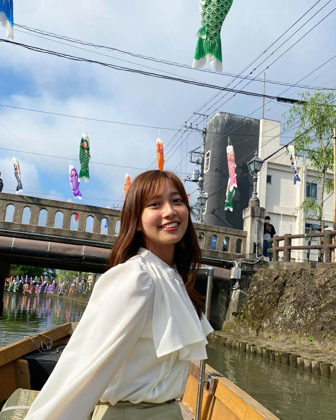 間瀬遥花さんのインスタグラム写真 - (間瀬遥花Instagram)「. 今朝のZIP！は栃木県巴波川から生中継📡 . 遊覧船に乗って楽しむたくさんの鯉のぼり🎏 GWのお出かけの候補にぜひ！ . . 衣装 tops and pants… @dazzlin_official  . . . #zip #巴波川 #巴波川鯉のぼり #巴波川遊覧船 #鯉のぼり #鯉のぼり🎏 #遊覧船 #栃木観光 #栃木 #栃木市 #栃木県 #gw #子供の日 #蔵の街 #生中継 #中継」5月3日 12時03分 - maseharu_929