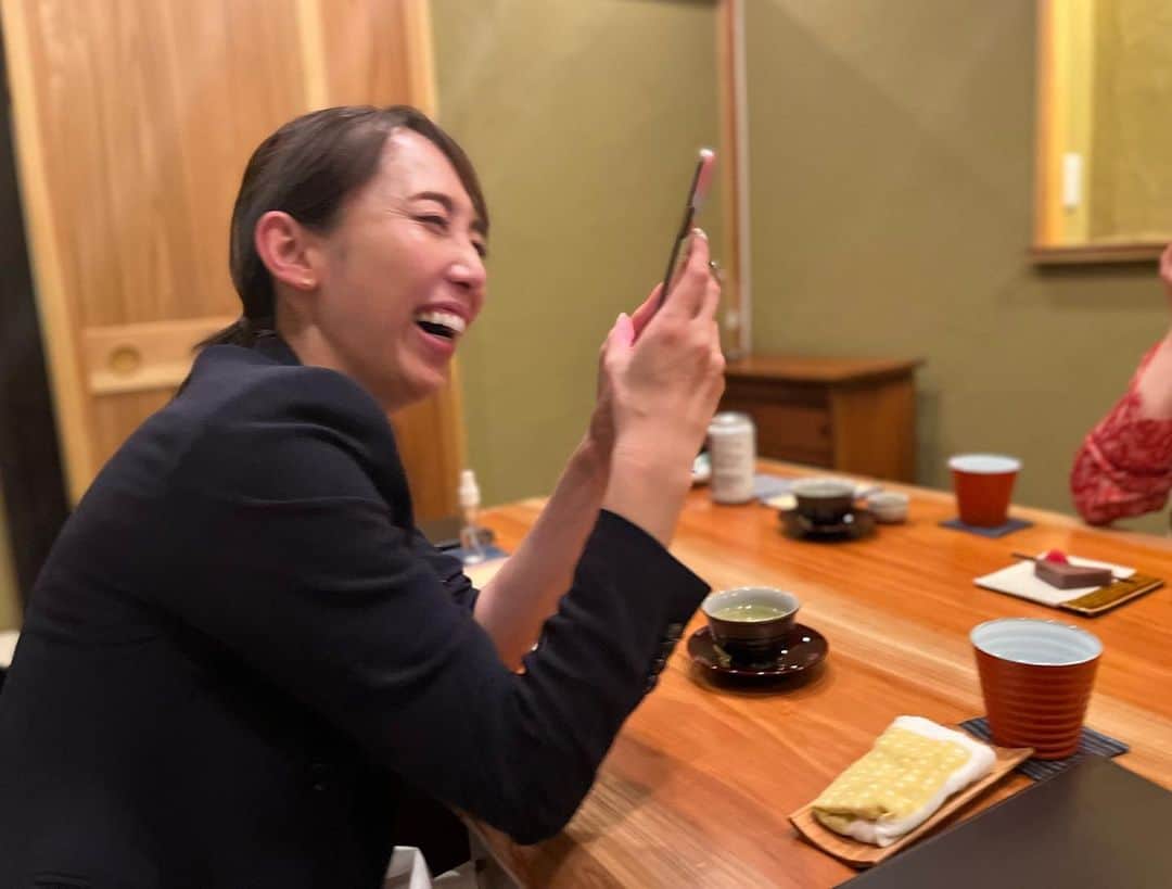 樋場早紀さんのインスタグラム写真 - (樋場早紀Instagram)「友人の式の後は、日本料理うすださんにて久々に4人でゆっくり☺️  東北の作家さんの器に盛られた東北の食材を使ったお料理^ ^ とても美味しくて食べれば食べるほどお腹が空いてくるというほど😚💛 腰が痛くなるまで笑って笑って、4人でこんな時間を過ごしたのは、、7年前の沖縄旅行ぶりでした😌  #東北　#宮城　#仙台　 #日本料理うすだ」5月3日 14時35分 - saki_toyoba