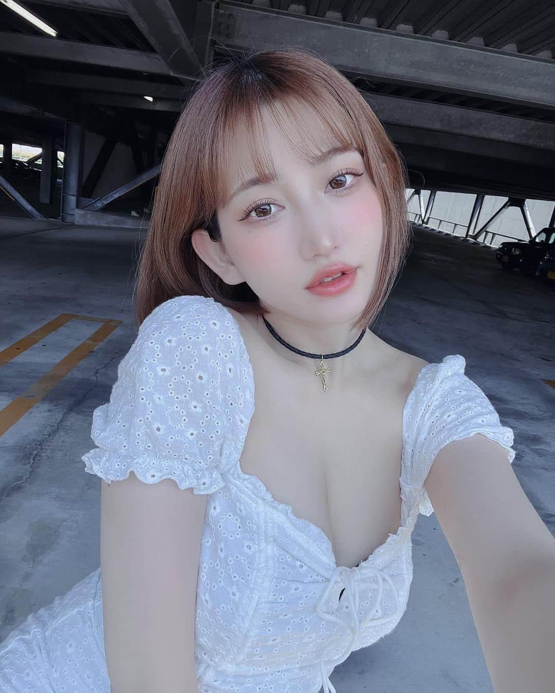 月城まゆさんのインスタグラム写真 - (月城まゆInstagram)「#スロットシグマ各務原店 さん 来店ありがとうございました🤍 今日は沖スロで遊んだ日だったよお🌺💖  今日ビジュ良かった👩🏻‍🦲👩🏻‍🦲👩🏻‍🦲✨笑 マツパ最高🌺💟🌺💟⤴︎ｱｹﾞ  お昼ご飯東海地方の時は絶対 だいすきな味噌カツたべるのね 今日もたべてカツと勝つをかけて(ｵﾔｼﾞvibes) 午後勝てるっしょ☆〜（ゝ。∂） みたいな感じで挑んだけど 負けちった🥵笑  まあそんなひもあるよねえと いまからサウナで整ってきます🧖🏻‍♀️💫  みんなはどんなGWをお過ごし〜ヾ(๑╹◡╹)ﾉ"？  #japanesegirl #パチスロ #selfie #ootd #グラビア #偶像 #グラドル」5月3日 19時31分 - xo_mayu_xo