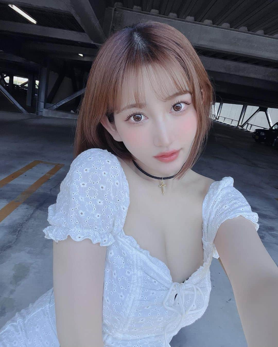 月城まゆさんのインスタグラム写真 - (月城まゆInstagram)「#スロットシグマ各務原店 さん 来店ありがとうございました🤍 今日は沖スロで遊んだ日だったよお🌺💖  今日ビジュ良かった👩🏻‍🦲👩🏻‍🦲👩🏻‍🦲✨笑 マツパ最高🌺💟🌺💟⤴︎ｱｹﾞ  お昼ご飯東海地方の時は絶対 だいすきな味噌カツたべるのね 今日もたべてカツと勝つをかけて(ｵﾔｼﾞvibes) 午後勝てるっしょ☆〜（ゝ。∂） みたいな感じで挑んだけど 負けちった🥵笑  まあそんなひもあるよねえと いまからサウナで整ってきます🧖🏻‍♀️💫  みんなはどんなGWをお過ごし〜ヾ(๑╹◡╹)ﾉ"？  #japanesegirl #パチスロ #selfie #ootd #グラビア #偶像 #グラドル」5月3日 19時31分 - xo_mayu_xo