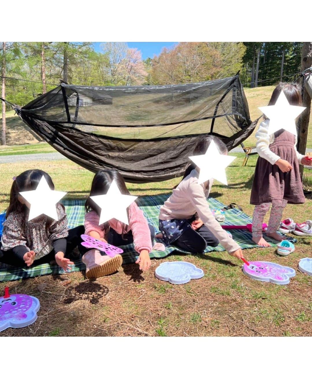 浅見れいなさんのインスタグラム写真 - (浅見れいなInstagram)「GW前半はキャンプへ⛺️  雨も降ったけけど、どんより気分の大人をよそに子供達はレインコートを着て雨も楽しんでました😂 子供達のなんでも楽しんでしまう姿は本当に尊敬🤲  パパ達がピザ窯でピザ焼いてくれたり、楽しいGW前半でした❣️  さて後半も思いっきり遊ぶぞー😆  皆様はどんなGWをお過ごしですか？？」5月3日 20時03分 - reina_asami