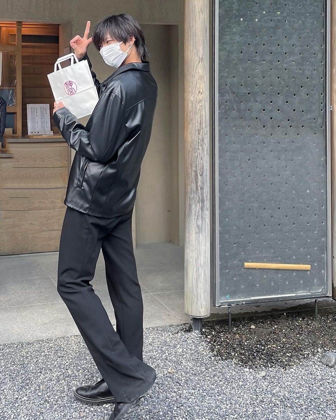 福村飛翔さんのインスタグラム写真 - (福村飛翔Instagram)「京都出る前に家族でお出かけ出来て良かったㅠㅠ  #좋아요 #좋아요반사 #좋아요꾹 #좋아요폭탄 #좋아요꾸욱 #소통 #소통해요 #팔로우백 #팔로우환영 #팔로우반사 #팔로우해요 #팔로미 #팔로우미 #팔로우그램 #맞팔 #맞팔환영 #맞팔해요 #선팔 #선팔환영 #선팔하면맞팔 #친구해요 #인친 #인친환영 #친스타그램 #옷 #패션」5月3日 20時19分 - 3bebi
