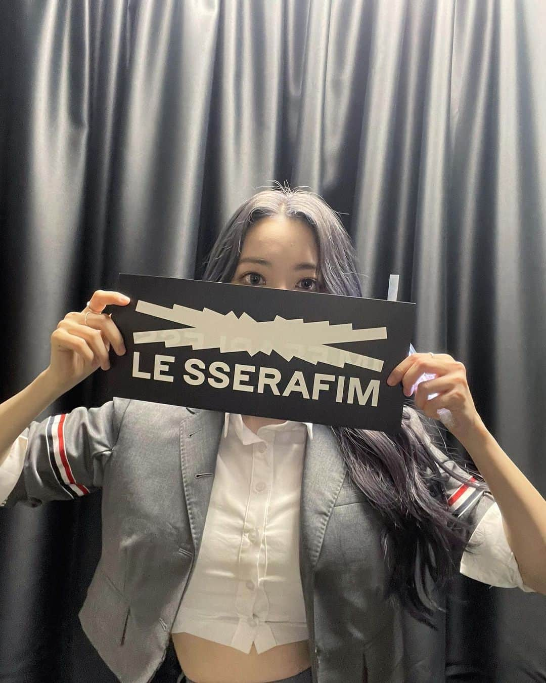 宮脇咲良さんのインスタグラム写真 - (宮脇咲良Instagram)「. LE SSERAFIM’s debut is finally here🫶」5月3日 20時44分 - 39saku_chan