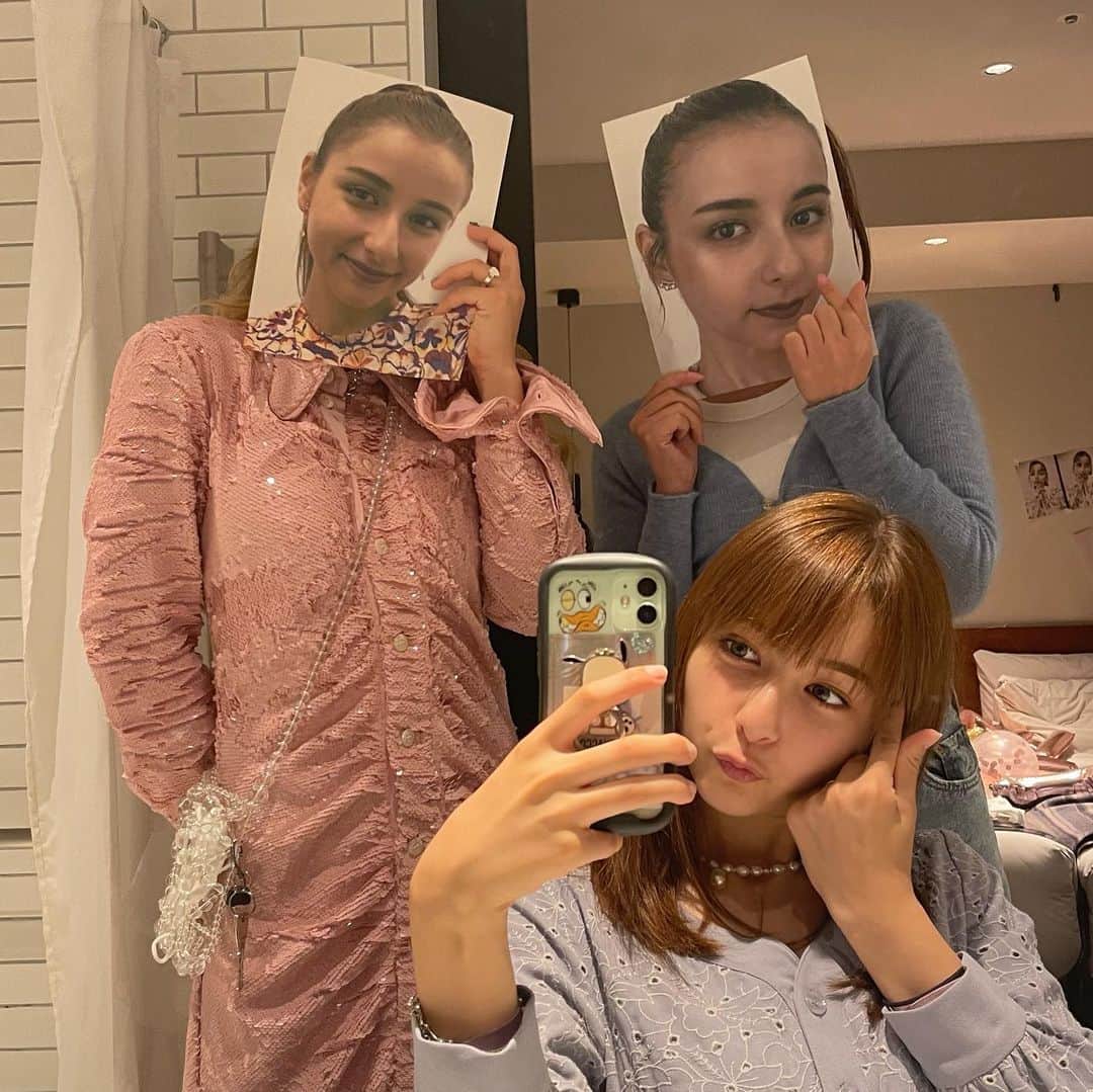 嵐莉菜さんのインスタグラム写真 - (嵐莉菜Instagram)「18歳になりました💖 今年も楽しく過ごせますように！ ここまで支えてきてくださっている方々、本当に ありがとうございます！！  これからも応援よろしくおねがいします😌😌  うっちーとつくしが、誕生日パーティーをサプライズで準備してくれた😳😳 こういうの人生初で最高に嬉しかったです🤍🤍  ちなみに、22時頃に産まれました👶」5月3日 21時49分 - lina_arashi