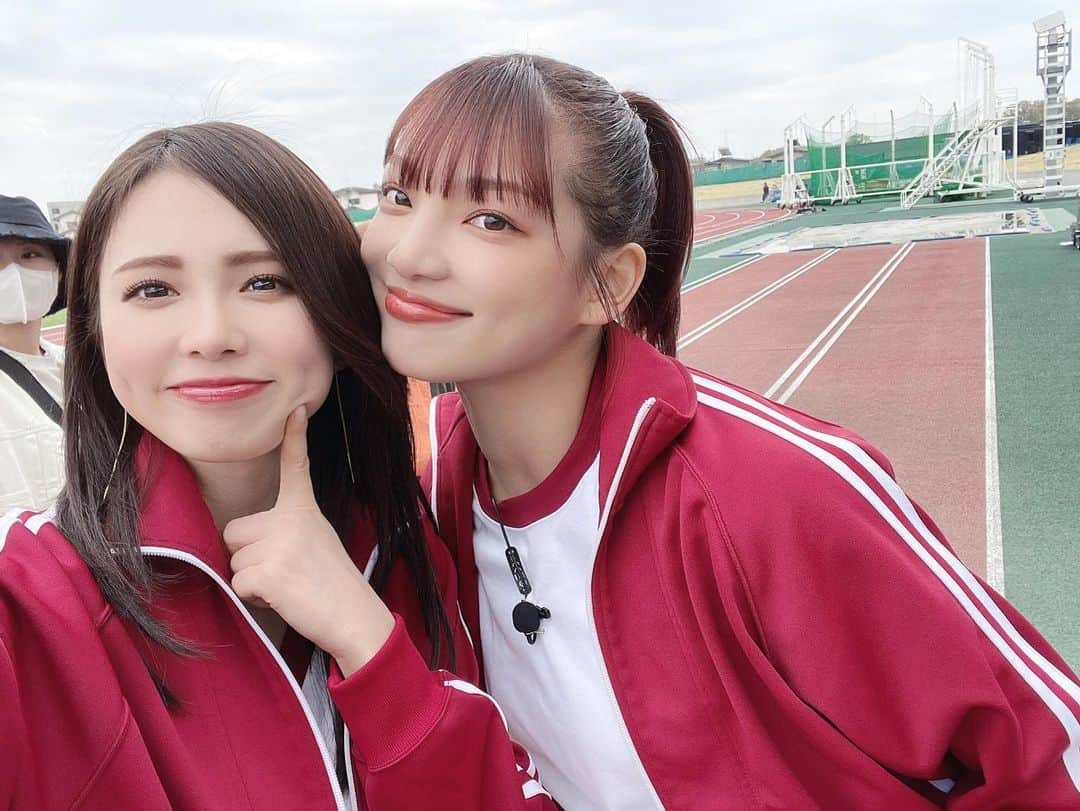 西村歩乃果さんのインスタグラム写真 - (西村歩乃果Instagram)「ロンハーで仲良くしてくれた 岡部麟ちゃんと @beristagram_1107  須田アンナちゃん♡ @annababychan__  えくぼがあるー！！ってなった写真🤳  二人とも凄かったのに 私はなにやってんだ。笑笑 50m走のタイムは 去年の7.92よりはるかに鈍くなりました🫣🫣🫣🫣 かなしい… もっと頑張ります。」5月3日 22時33分 - honoka.n28