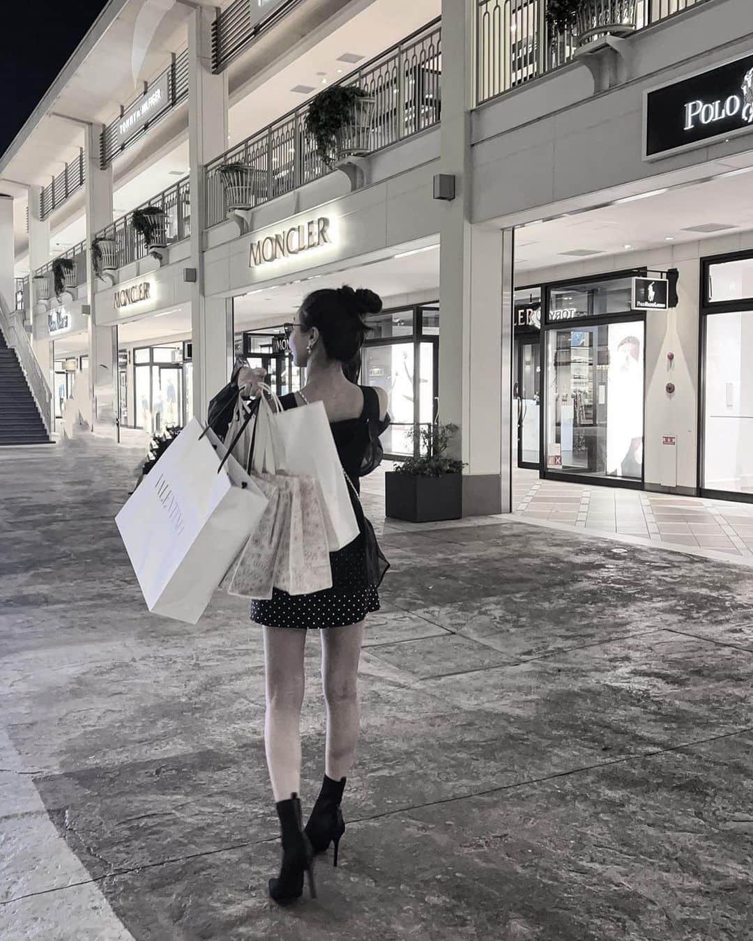 若尾綾香さんのインスタグラム写真 - (若尾綾香Instagram)「☆ cold stone🍨 チョコミント🍫🍃 好きなんだけど熱くて溶けた笑  #shopping#チョコミント」5月3日 23時33分 - ayaka_wakao