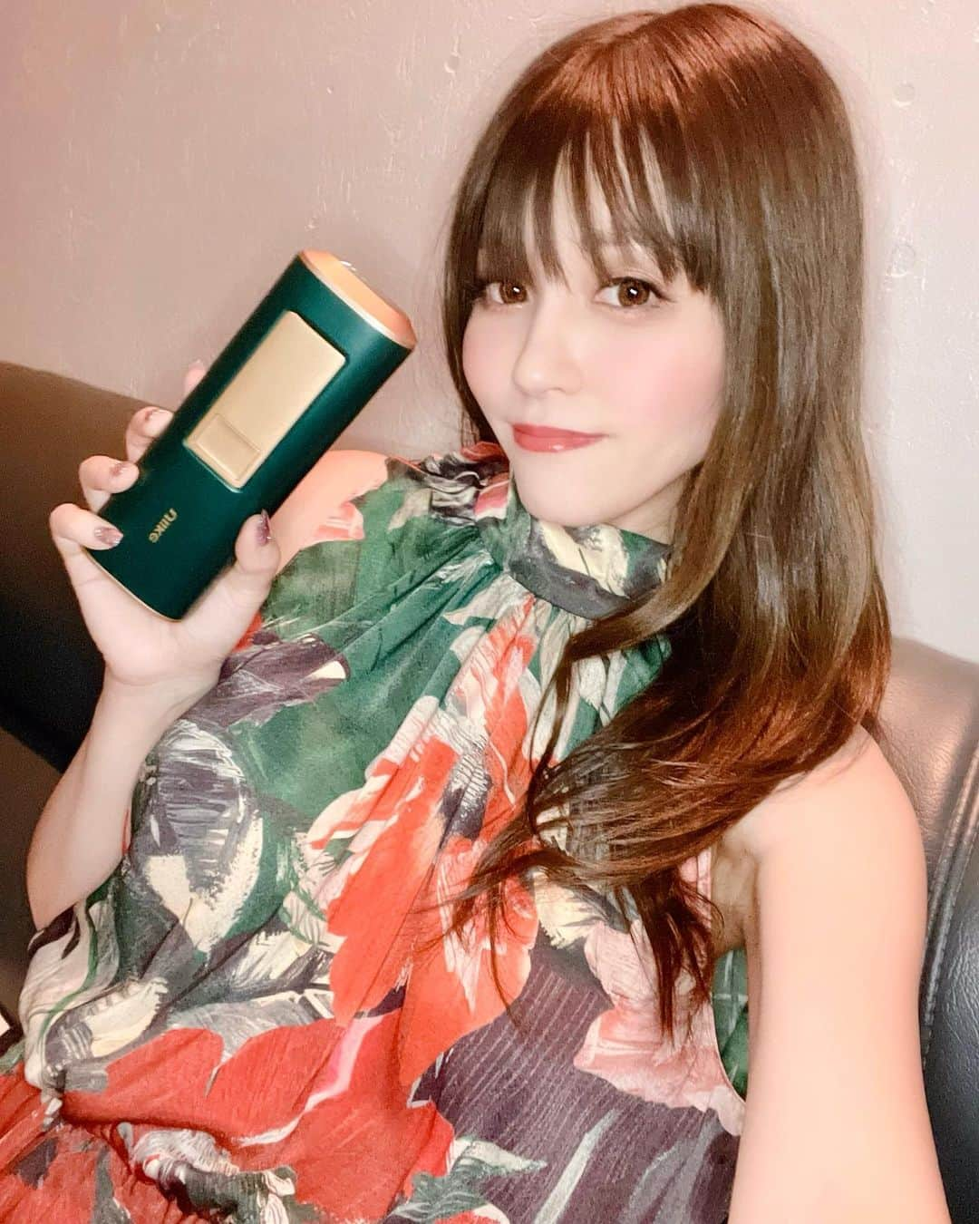 まろかさんのインスタグラム写真 - (まろかInstagram)「ぉはょ ー 💕 サングラスぢゃなくて 、光脱毛だからしてるんだょ 😘 12星座ブラ おうし座さんversion 💖  今回 、みんなにオススメしたい商品は ･･･   ❤️ Ulike ❤️ 様  ✨ サファイア冷感脱毛器 IPL Air+ pro ✨  中国で話題の製品 ⭐️ エステとサロンと同様な脱毛システムで四週間で脱毛効果が期待出来ちゃう ❣️  夏に向けて 、脱毛するしかないねん 😍  click ↘️   💄 https://www.amazon.co.jp/dp/B09BN5GMRL?ref=myi_title_dp 💋  #まろか #拡散希望  PR @ulikebeauty.jp  #ulike #ユーライク #ムダ毛ケア #ムダ毛処理 #ムダ毛 #脱毛 #フラッシュ脱毛 #光美容器 #トリドリベース  #ましゅまろ #グラビアアイドル #グラドル #カウンセラー #巨乳 #follow #followme #instagood #photo #selfie #girl #me #gravure #idol #model #sexy #style #japan #tokyo」5月4日 9時49分 - maroka19901029