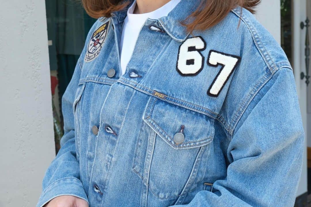 奥田順子さんのインスタグラム写真 - (奥田順子Instagram)「神戸大丸1階にて5/4〜5/10に開催される @poloralphlaurenのpop up！  CYOのカスタマイズができるので、親子でお揃いアイテムやお友達とお揃いにしたり♡ キッズ・メンズもできるので、たくさん作りたくなってしまいます！  私はジージャンにワッペンをカスタマイズしました‼︎背中には🐝蜂のワッペンをつけました。 息子は、グリーンのポロシャツにカスタマイズ♪  #CYO #myRL #poloralphlauren」5月4日 9時51分 - okuda_junko
