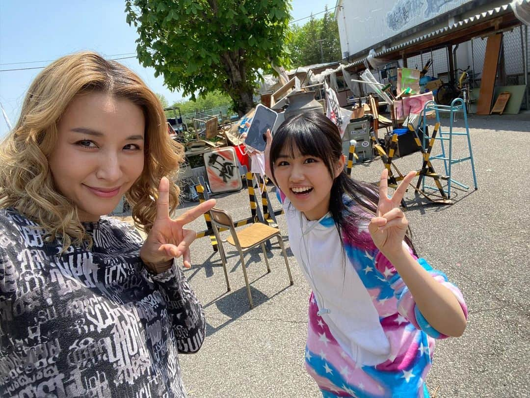 原菜乃華さんのインスタグラム写真 - (原菜乃華Instagram)「ナンバMG5第3話今夜10時から！ 母ちゃんと市松の前で記念撮影✌️ ツヨ兄どこかなーー？  #ナンバMG5」5月4日 11時55分 - nanoka_hara_official