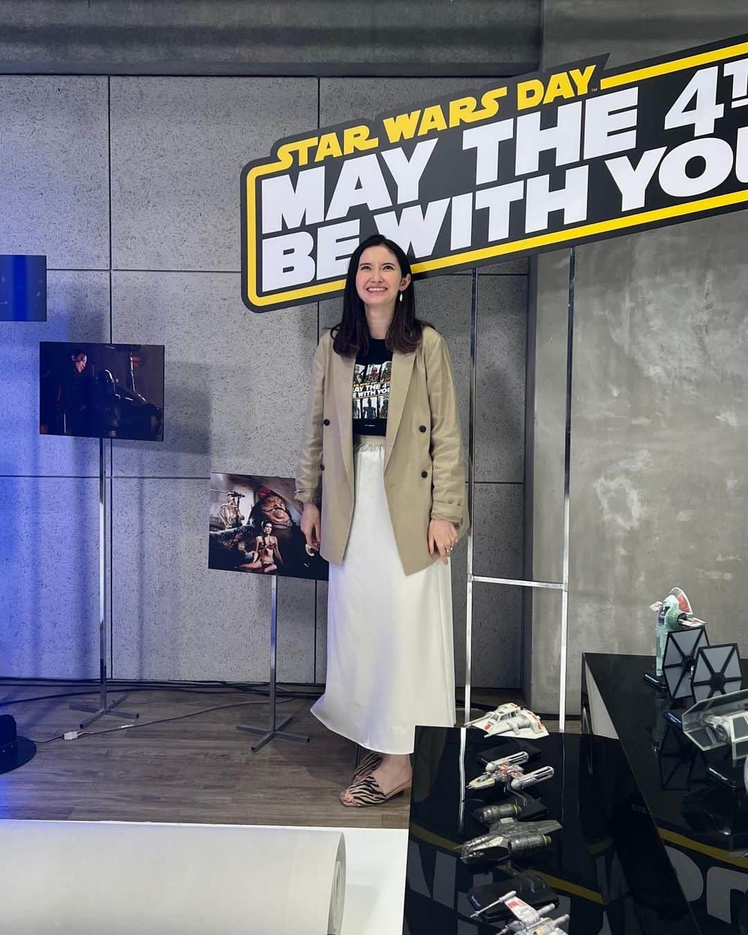 市川紗椰さんのインスタグラム写真 - (市川紗椰Instagram)「May the force (4th) be with you  <(ↀωↀ)>  5月4日はスターウォーズの日　 １５時から特番が配信されます。 ディズニープラスの公式YouTubeにて。 ↓ https://youtu.be/mSdb3osnlzc ⁡ https://starwars.disney.co.jp/mt4.html #スターウォーズ の魅力、今月はじまる #オビワン シリーズのこと、新商品などなど もし良かったら。 ⁡ (｡▼皿▼)ゴーホー ⁡ #フォースと共にあらんことを　でツイートするとうんたらかんたらだそうです  #maythe4thbewithyou #starwarsday ⁡」5月4日 15時08分 - sayaichikawa.official