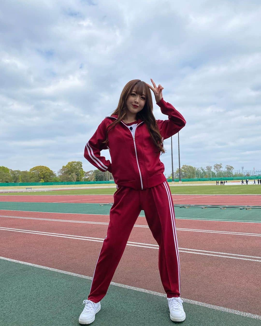 大木美里亜（みりちゃむ）さんのインスタグラム写真 - (大木美里亜（みりちゃむ）Instagram)「ロンハー見てくださった方ありがとうございました🎌🏃💨  誰かと走り高跳びのやり方教えて😇」5月4日 20時30分 - mirichamu_0710