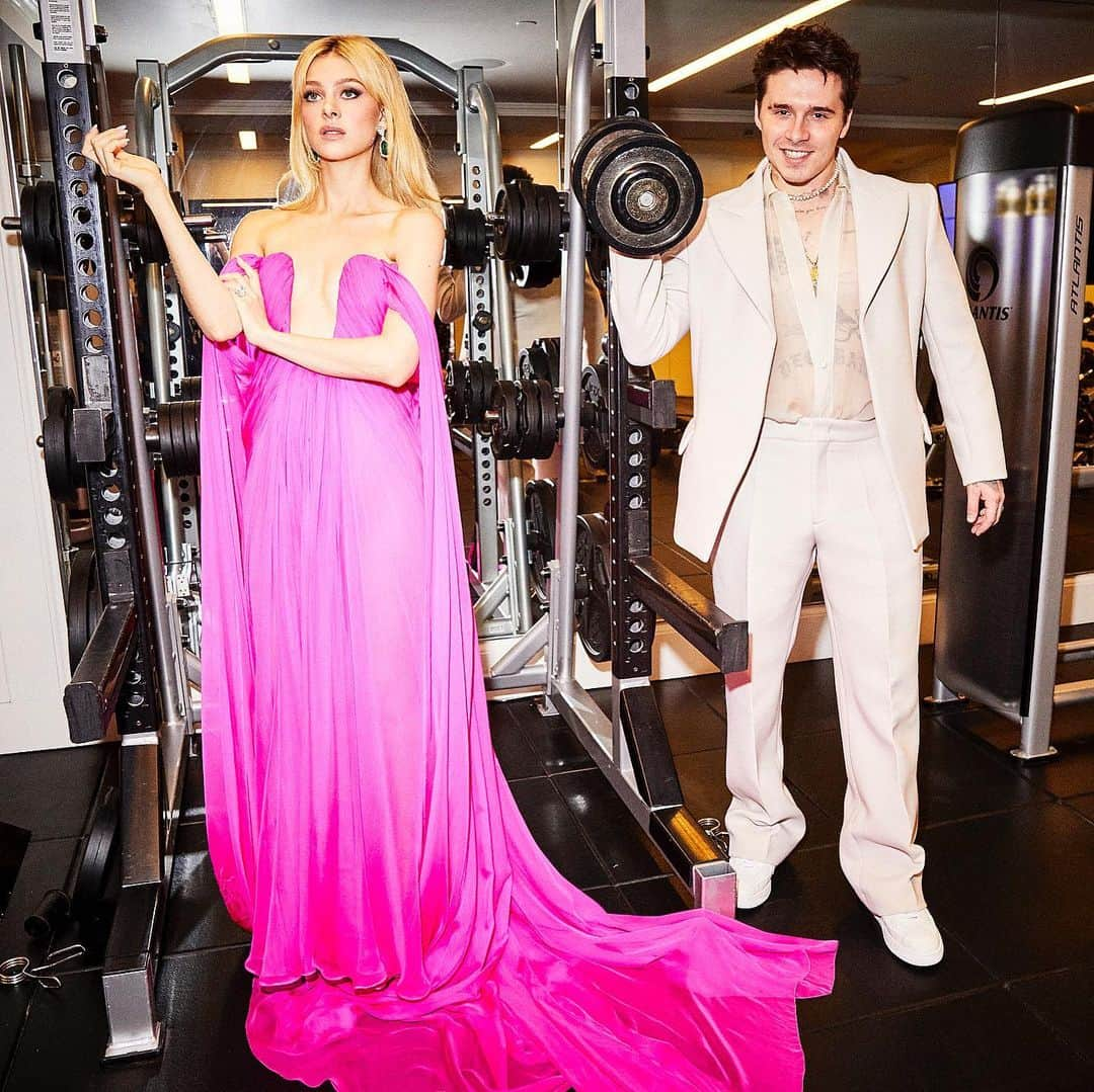 ニコラ・ペルツさんのインスタグラム写真 - (ニコラ・ペルツInstagram)「I only work out in couture」5月4日 20時38分 - nicolaannepeltzbeckham