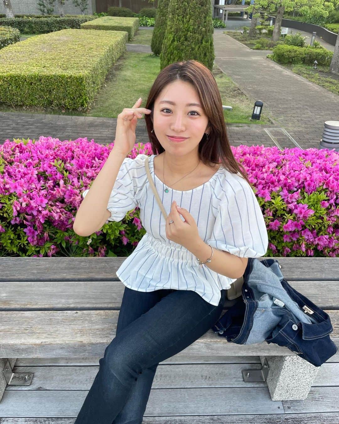 白戸ゆめのさんのインスタグラム写真 - (白戸ゆめのInstagram)「🕊 . みなさんゴールデンウィークは いかがお過ごしですか☺️？ . 気持ちの良い日が続いていて 私は久しぶりにゆっくりできています🍀 お散歩日和です🚶‍♀️🎶 . ただ、すでに日焼けが気になる…😵 残り少ないGW楽しみましょうね🚗 . #gw #ゴールデンウィーク #散歩 #ゆめ散歩 #ツツジ #ピンク眉 #激ハマり中」5月5日 8時49分 - yumeno.s_