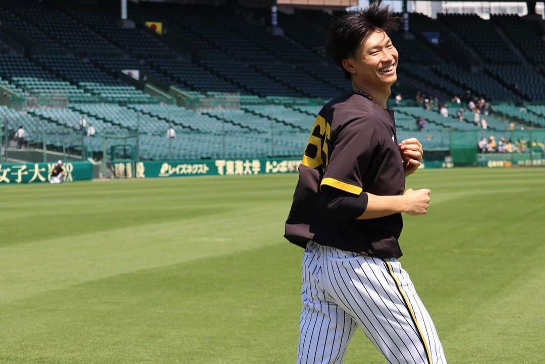 阪神タイガースさんのインスタグラム写真 - (阪神タイガースInstagram)「5月5日ヤクルト戦、本日の試合前練習の様子です！ #メルロハスjr 選手 #湯浅京己 選手 #浜地真澄 選手 #ラウルアルカンタラ 選手 #西純矢 選手 #阪神タイガース  #イチにカケル！」5月5日 12時28分 - hanshintigers_official