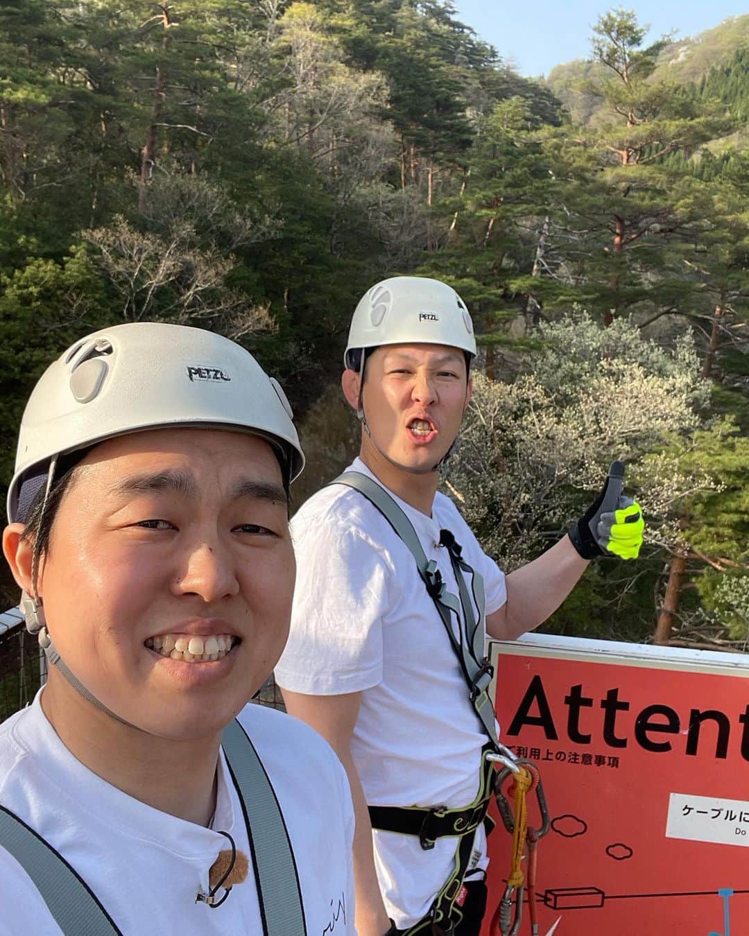 かみちぃさんのインスタグラム写真 - (かみちぃInstagram)「ラヴィットロケ行かせて頂きました！！ めちゃくちゃ時間かかっても付き合ってくださるスタッフさんと青山に感謝でございます！！  #ラヴィット #絶景ロケ #ジェラードン #かみちぃ #アタック西本 #ネルソンズ #青山フォール勝ち」5月5日 13時00分 - kamichii_gerrardon
