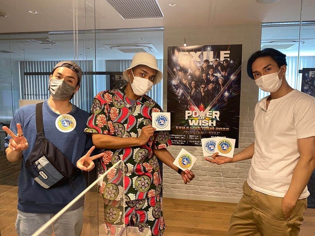 橘ケンチさんのインスタグラム写真 - (橘ケンチInstagram)「日曜日18時30分からはFM YOKOHAMA『RADIO MASH UP』📻  今回もマキさん、ダルマさん、ねっさん、怜さん、、豪華なゲストで笑いっぱなしの収録でした😂⤴️  そして、ついに番組ステッカーができました！😆✨  いつもメールをいただいている皆様ありがとうございます🙏  これからはメールを読ませていただいたリスナーの方にはステッカー差し上げます！  mash@fmyokohama.jp  までメール内容に加えて、宛名と住所を添えてどしどしお願いします🙏😄✨  #radiomaphup #radio #mashup #fmyokohama #exile #pkcz #怜」5月5日 17時21分 - kenchitachibana