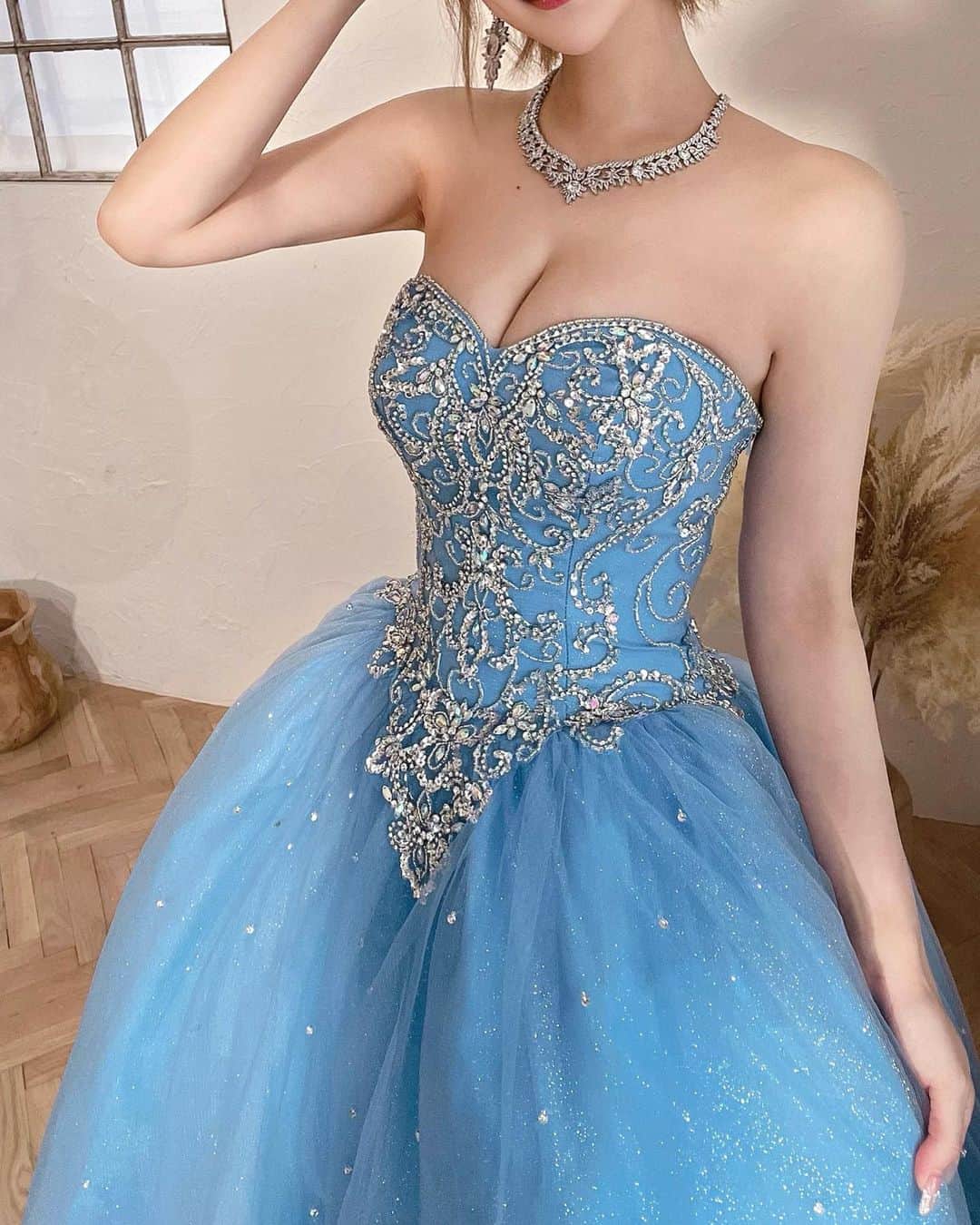 葉月芽生さんのインスタグラム写真 - (葉月芽生Instagram)「👑💍  お姫様ドレス👸👗💓 tiaraもpierceもcute!!💎✨ @angelr_dress   #angelr  #model  #photography  #dress  #new  #tiara  #princess  #blue  #gorgeous  #エンジェルアール  #ドレス  #新作  #葉月芽生」5月5日 18時08分 - mei_hazuki