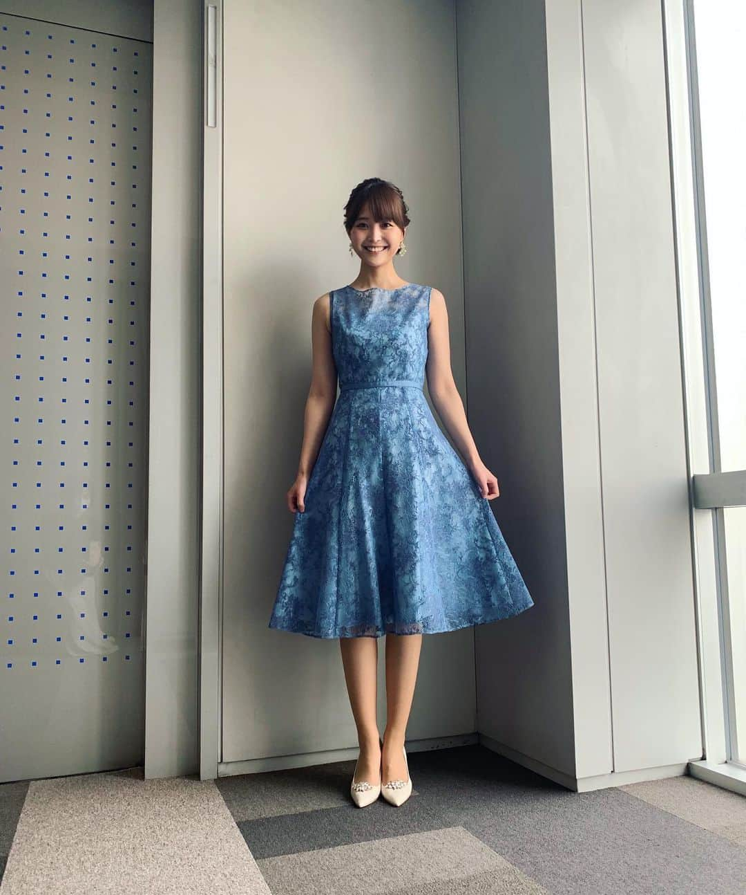 渡邊渚さんのインスタグラム写真 - (渡邊渚Instagram)「明日5月7日16時半〜『SOUL SONG SHOW 今届けたい魂の熱唱』にて、進行担当しました。  たった1組の観客のためだけに、ゲストのAwesome City Clubさん、LiLiCoさん、錦鯉の長谷川さんが魂の歌声を届けます✨ みなさんのSOUL SONG、心に響きました...!! ぜひご覧ください！  イヤリングが木みたいに枝分かれしててかわいかったです  #soulsongshow#歌番組」5月6日 17時45分 - watanabenagisa_