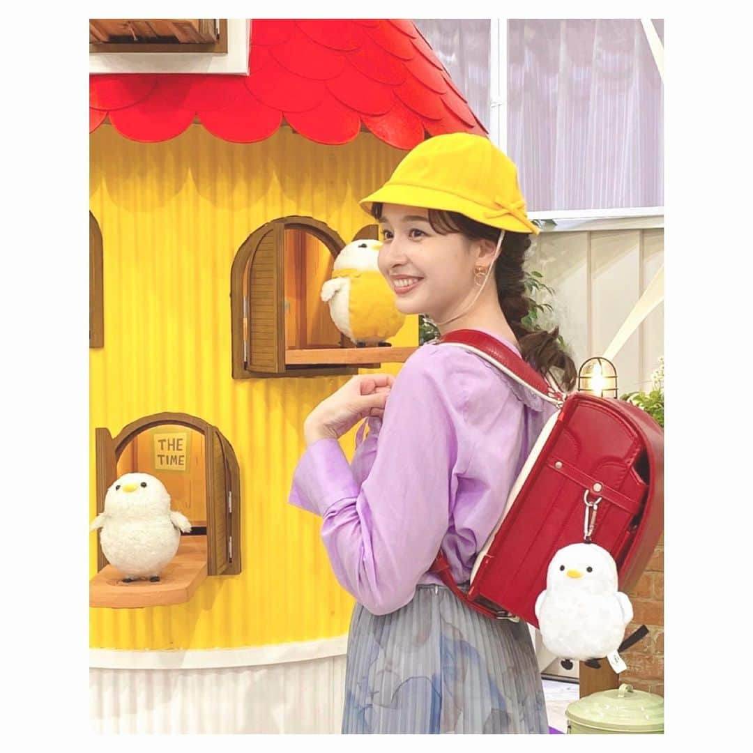 宇賀神メグさんのインスタグラム写真 - (宇賀神メグInstagram)「🐥  . .  我らがアイドル、 シマエナガちゃんのグッズが遂に出来ました！ この日をずっと待っていました…。😭  ぬいぐるみやパスケース(2枚目画像参照🎒)、 エコバッグなど種類はなんと43種類!! お好きなシマエナガちゃんグッズを おそばに置いてください。🥰  . 来週10日より 赤坂のTBS THE MARKETにて先行販売、 17日からは日本全国にポップアップショップを出店する予定となっております。☺️ 全国の皆さんに届けー！！  . .  #thetime_tbs #シマエナガ #シマエナガちゃん #シマエナガグッズ #ふわっふわのぬいぐるみ #サイズも様々ご用意  #一緒にシマエナガダンス #踊ってみた動画お待ちしています  #2枚目は6年2組うがじんめぐ #愛さん撮影」5月6日 18時55分 - ugajin_megu