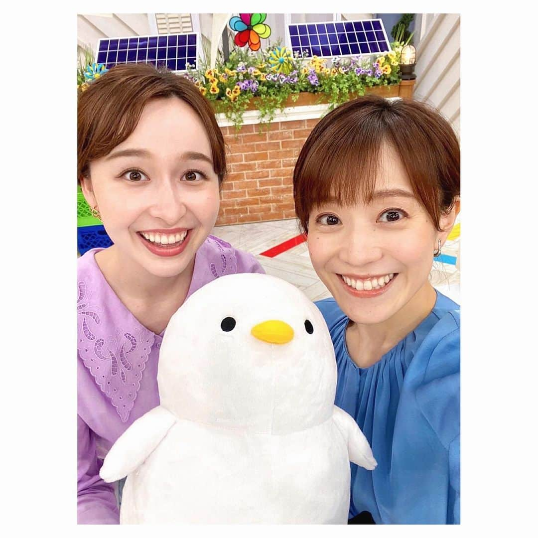 宇賀神メグさんのインスタグラム写真 - (宇賀神メグInstagram)「🐥  . .  我らがアイドル、 シマエナガちゃんのグッズが遂に出来ました！ この日をずっと待っていました…。😭  ぬいぐるみやパスケース(2枚目画像参照🎒)、 エコバッグなど種類はなんと43種類!! お好きなシマエナガちゃんグッズを おそばに置いてください。🥰  . 来週10日より 赤坂のTBS THE MARKETにて先行販売、 17日からは日本全国にポップアップショップを出店する予定となっております。☺️ 全国の皆さんに届けー！！  . .  #thetime_tbs #シマエナガ #シマエナガちゃん #シマエナガグッズ #ふわっふわのぬいぐるみ #サイズも様々ご用意  #一緒にシマエナガダンス #踊ってみた動画お待ちしています  #2枚目は6年2組うがじんめぐ #愛さん撮影」5月6日 18時55分 - ugajin_megu