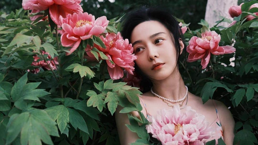 ファン・ビンビンさんのインスタグラム写真 - (ファン・ビンビンInstagram)「🌸🌼」5月6日 21時44分 - bingbing_fan