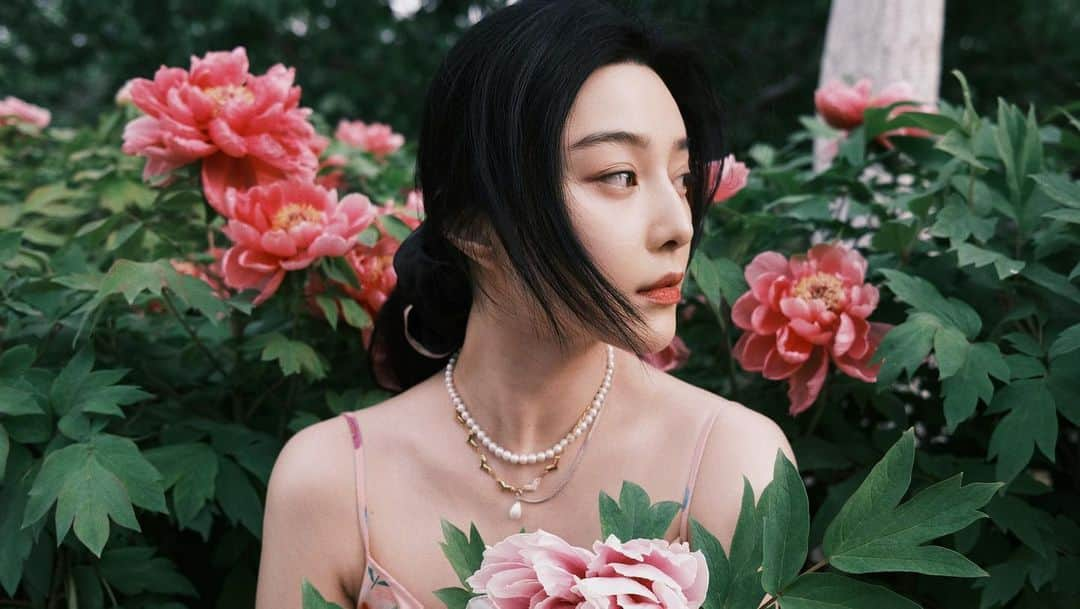 ファン・ビンビンさんのインスタグラム写真 - (ファン・ビンビンInstagram)「🌸🌼」5月6日 21時44分 - bingbing_fan