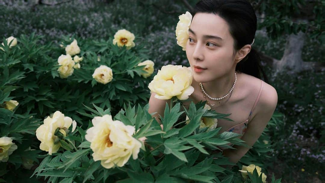 ファン・ビンビンさんのインスタグラム写真 - (ファン・ビンビンInstagram)「🌸🌼」5月6日 21時44分 - bingbing_fan