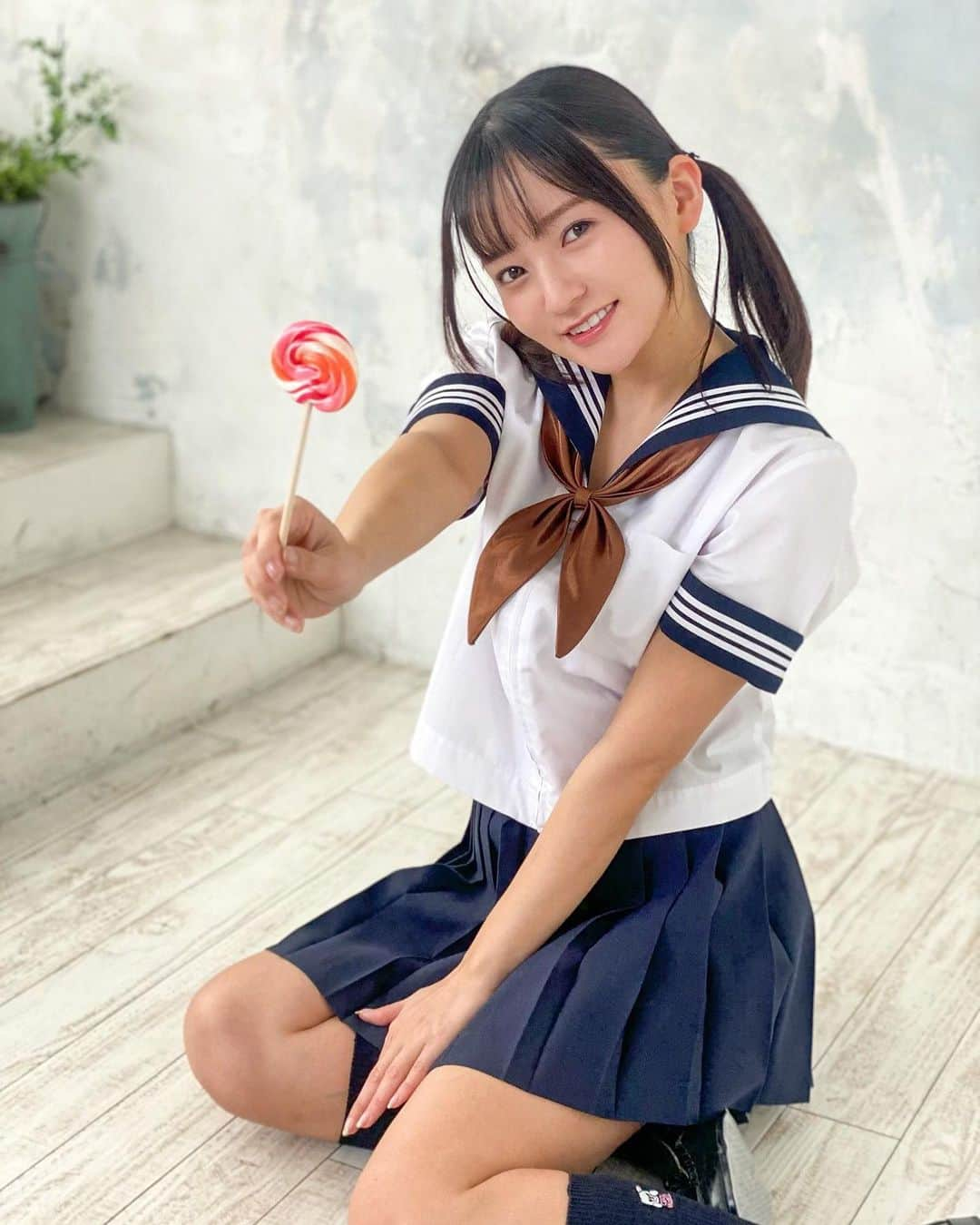 西永彩奈さんのインスタグラム写真 - (西永彩奈Instagram)「＼本日発売／ 雑誌 #クリーム6月号🍦  レギュラー10年目🔥🔥 ロリロリに撮影しました！ 是非GETして下さい(*'▽'*)💓  #japanesegirl#japaneseidol#Instagravure#gravure#youtuber#followｍe#gravuremodel#schoolgirl#制服#コスプレ#オフショット」5月7日 10時39分 - nishinagaayana