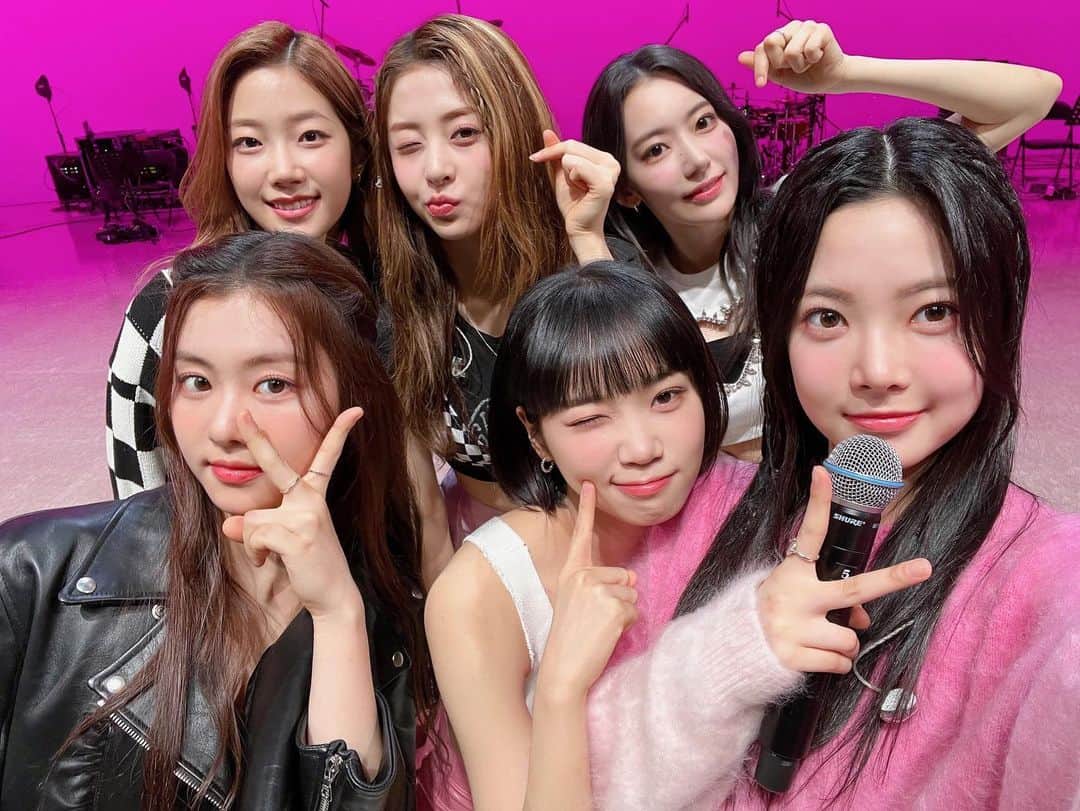 h3artbrak3rsさんのインスタグラム写真 - (h3artbrak3rsInstagram)「… #SAKURA #미야와키사쿠라 #사쿠라  #宮脇咲良 #咲良   #KIMGARAM #GARAM #김가람  #HONGEUNCHAE #EUNCHAE #홍은채  #KIMCHAEWON #CHAEWON #김채원  #KAZUHA #나카무라카즈하 #카즈하 #中村一葉 #一葉  #HUHYUNJIN #YUNJIN #허윤진  #LE_SSERAFIM #르세라핌  #FEARLESS」5月7日 17時40分 - h3artbrak3rs