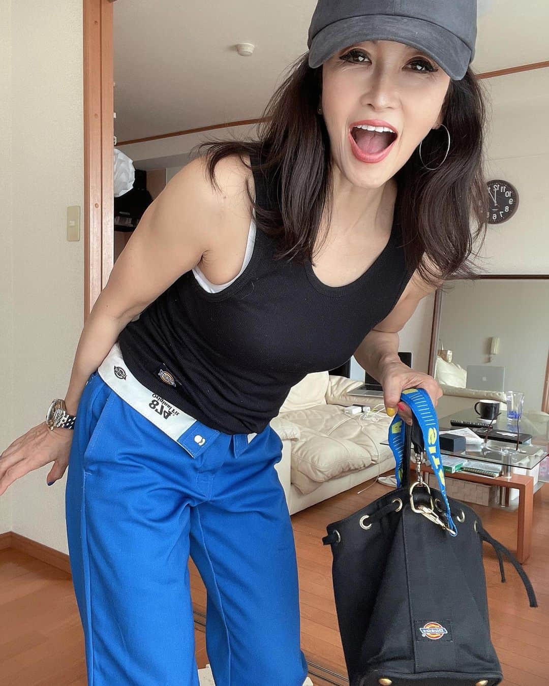 Naoko（なおこ）さんのインスタグラム写真 - (Naoko（なおこ）Instagram)「🏋️ 🏋️ 🏋️ 5年目が 正念場、、、  テンションとか そうそう 上がらない  イヤイヤでもないし ワクワクでもない  ただ 無、、、、、  大会にでるわけ でもないので メリハリもないのです。  ただ日常の 1ページ  大会とか でらずに 筋トレを日常に 五年以上続けて いるかた  まじリスペクト  #筋トレ #筋トレ女子 #筋トレダイエット#Fitnesswear#フィットネス#Fitness#フィットネスウェア#筋トレ女子と繋がりたい #筋トレで減量 #くびれ#美ボディ #アラフィフ#なおこ語録#アラフィフコーデ#筋トレ日記 #筋トレ生活 #ボディメイク #50代の筋トレ #熊本 #アンチエイジング#kumamoto #Trainingmotivation #Bodybuilding#Muscletraining #fitnessmodel#training #workoutvideo #gymgirl#Housemusiclove」5月7日 21時14分 - smile_naohibi
