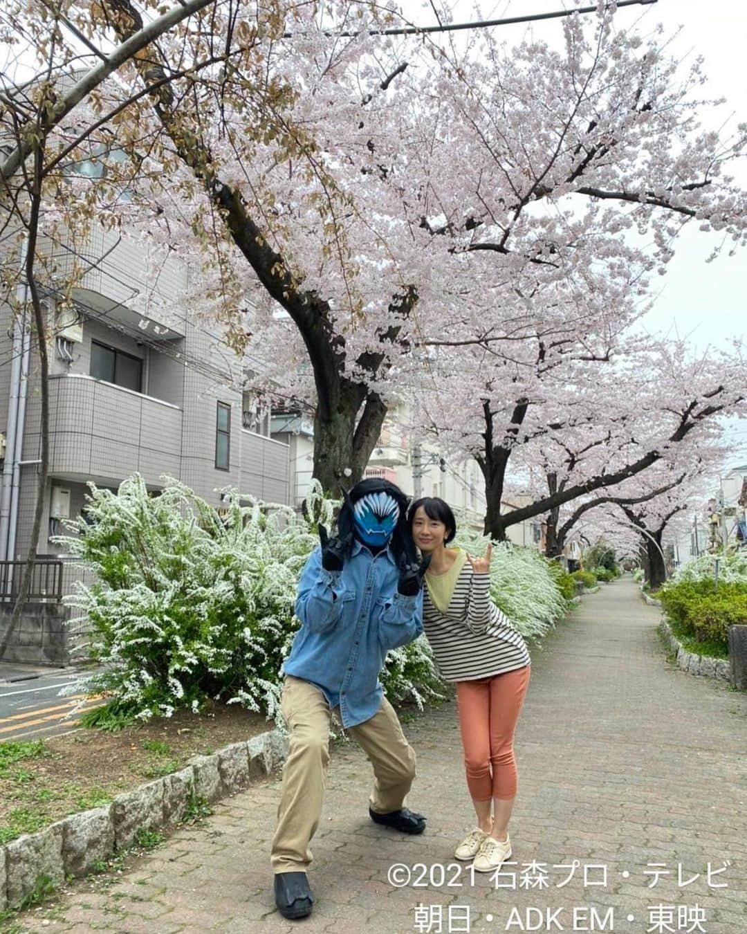 映美くららさんのインスタグラム写真 - (映美くららInstagram)「. なんだかんだと 良いコンビ🌸  @kamenrider_tvasahi  #バイスとママさん」5月8日 14時46分 - emikurara_official