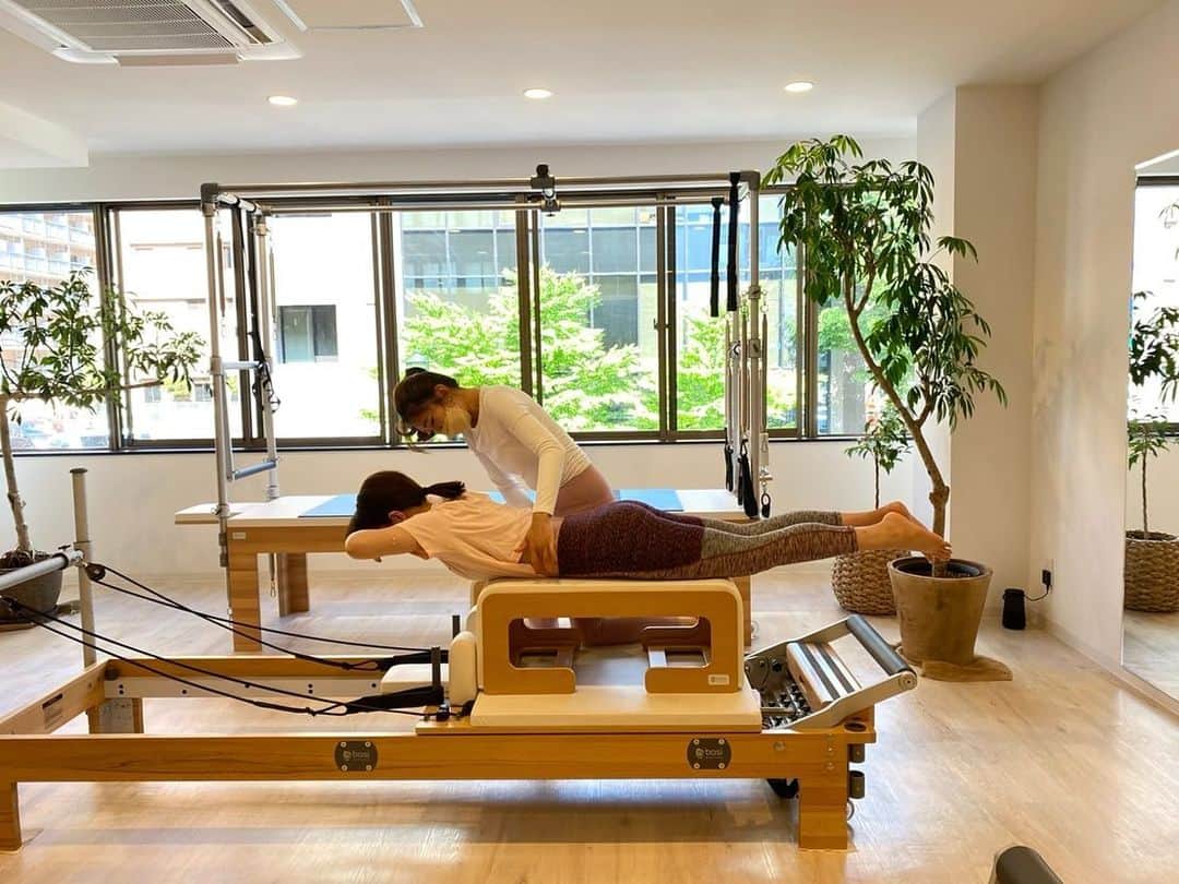 川村茉由さんのインスタグラム写真 - (川村茉由Instagram)「この前のピラティス🙌 最高だな〜🥺 今1番ハマり出してる❤️ 週1じゃ物足りなくなってきた🥺 ウェアも欲しい…🤓  @hiroe_pilates   #ピラティス #マシンピラティス #名古屋ピラティス #mohipilates」5月8日 18時56分 - mayupi_k
