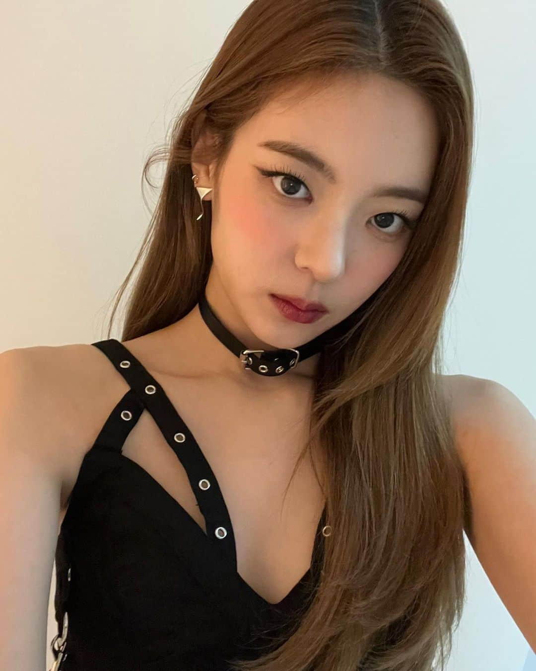 ITZYさんのインスタグラム写真 - (ITZYInstagram)「🖤」5月8日 21時51分 - itzy.all.in.us