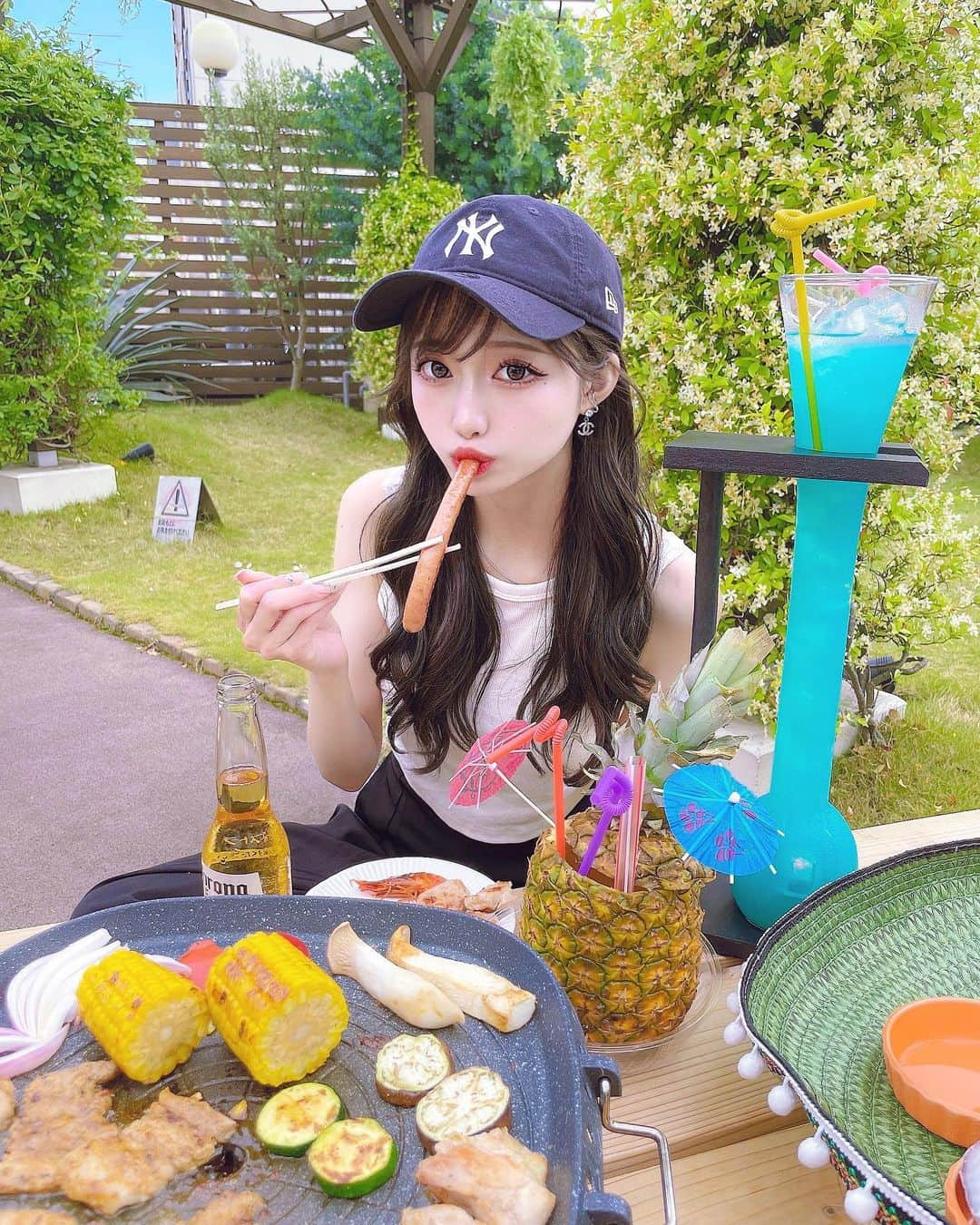 あやちゃんさんのインスタグラム写真 - (あやちゃんInstagram)「BBQ🥓🍍🥩🌽🍖 沢山食べて沢山のんだ🍻🫧  ここのBBQばえるし美味しいし 綺麗だし新宿ルミネの上でアクセスいいしオススメ🫶🏻❤️  #新宿ビアガーデン #ビアガーデン #bbq #バーベキュー #bbqfood #新宿bbq #新宿グルメ #新宿カフェ #新宿ランチ #新宿ディナー #ゴールデンウィーク #gw旅行 #東京カフェ #東京グルメ #東京ランチ #バーベキューコーデ #bbqコーデ #セットアップ #カジュアルコーデ #カジュアルファッション #韓国ファッション #韓国ヘア #韓国ストリート #韓国コーデ #hellobeergarden  #新宿ビアガーデンhello」5月8日 22時34分 - aya.you.love.r