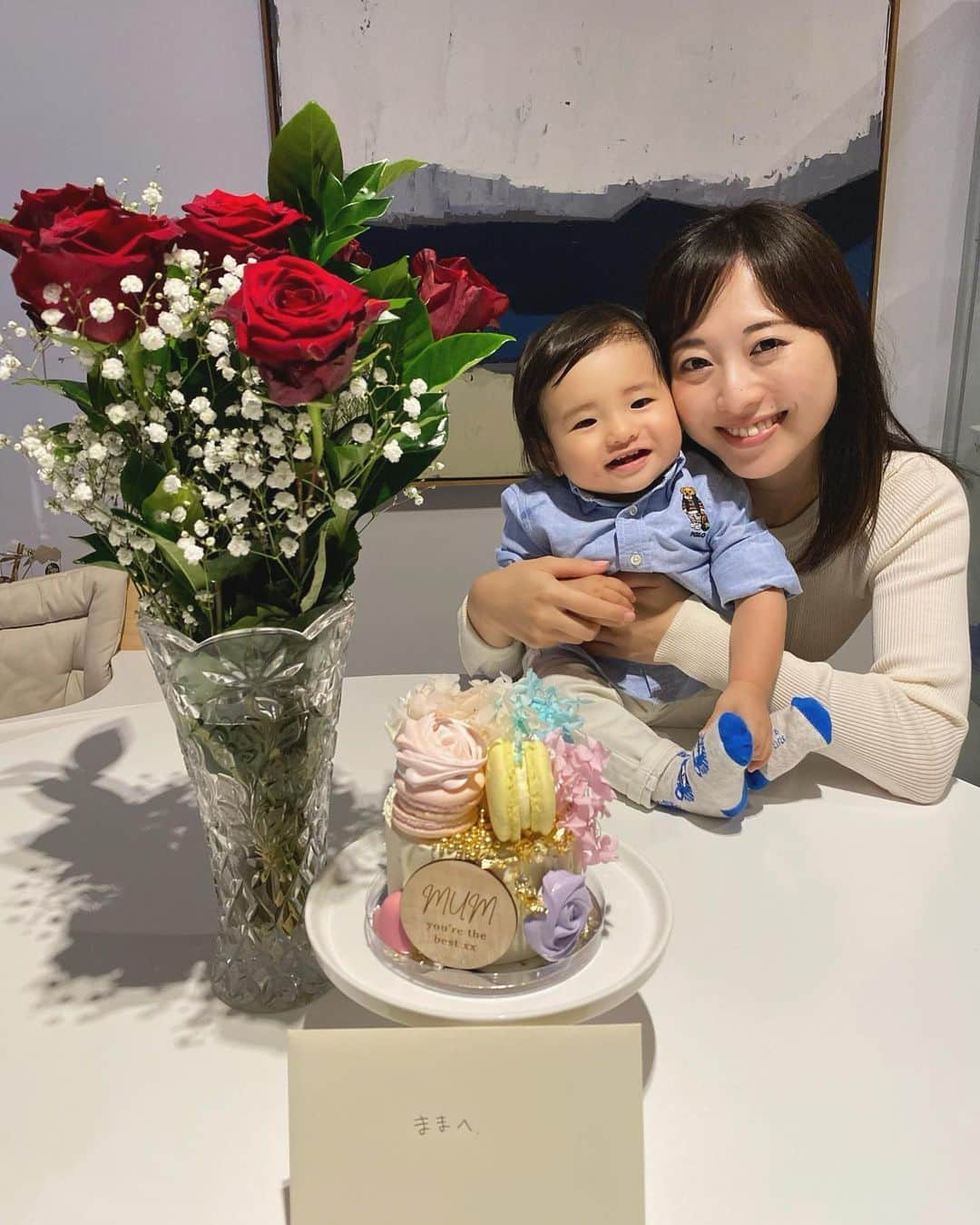 稀鳥まりやさんのインスタグラム写真 - (稀鳥まりやInstagram)「Happy Mother's Day💐  産んでくれた母へありがとう。 私を母にしてくれた息子へ、ありがとう。 世界中で頑張ってるお母さん達ありがとう！ ・ ・ #happymothersday」5月8日 22時43分 - mariya_kitori