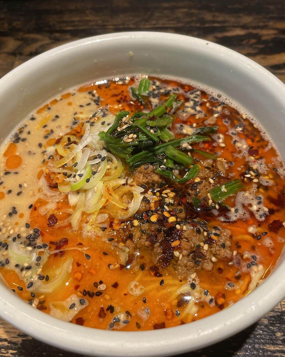 橋本志穂さんのインスタグラム写真 - (橋本志穂Instagram)「そんなわけで、、 せっかく駐車場も停めたし、 どうしょーかねー？とキディランド出て歩いてたら ケンが大好きなラーメン屋さん発見❣️  家に帰宅してホットサンド〜という準備はしていたけど せっかくだし原宿ランチでもするかー^_^  山頭火ってお店で 二人でラーメン食べました。  #原宿 #シッター 甥っ子と楽しいデートです」5月9日 2時10分 - shihohashimoto3