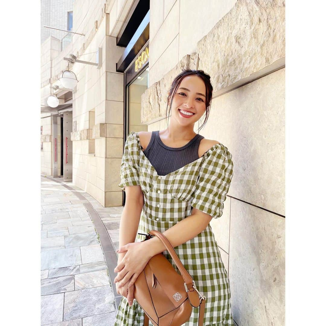 水崎綾女さんのインスタグラム写真 - (水崎綾女Instagram)「Je vous souhaite beaucoup de bonheur. Je t’aime❤︎  お天気が良いとそれだけで心も軽くなりますね。今日もみんなにとって素敵な日になりますように。  🩱 @akte_official  👗 @shein_japan  👜 @loewe  👡 @sheinofficial   #fashion #ootd #dress #👗 #👡 #👜  #photo #photography #ワンピース #おだんごヘア」5月9日 10時32分 - misakiayame