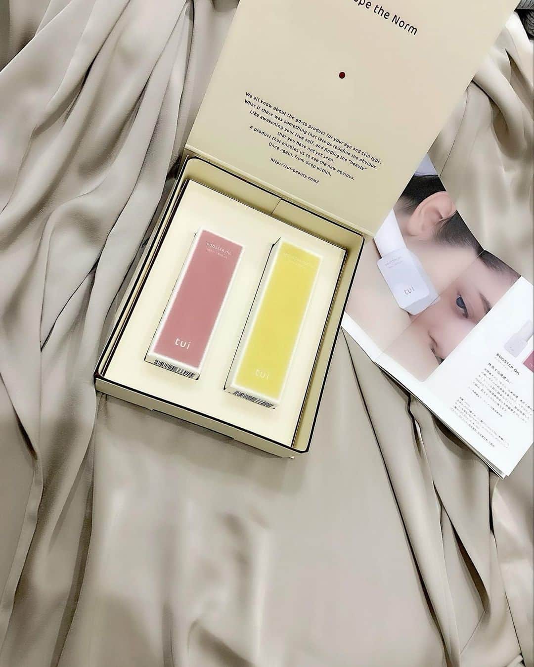 月中秋実さんのインスタグラム写真 - (月中秋実Instagram)「・ ・ 【@tui_beauty_official 】 ブースターオイル（30ml/5,980円(税込) モイスチャーセラム（50ml/4.980円(税込) ・ ・ 肌馴染みがとっても良くて 継続したいコスメに出会えました💗 ・ ・ ・ #tui肌#tuiスキンケア#ターンオーバー#導入美容液#tui#pr #美容#美容液#美容女子#スキンケア#保湿#保湿液#肌質改善」5月9日 17時23分 - tukinakaakimi