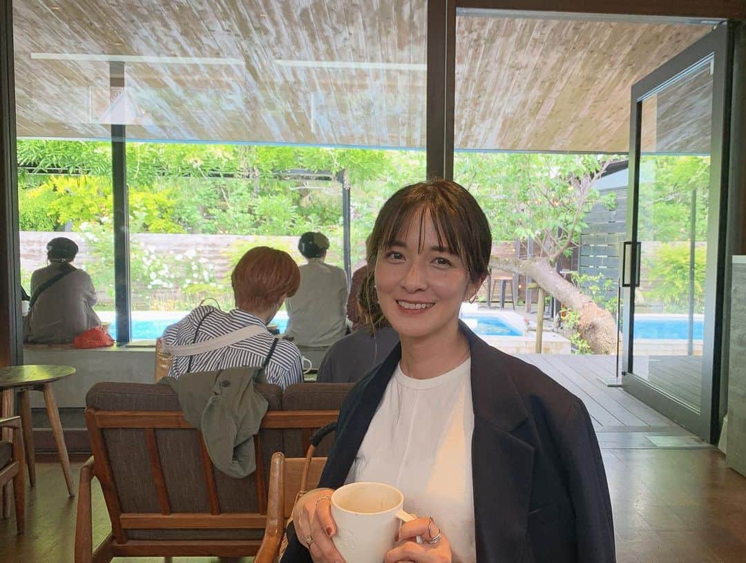 松木里菜さんのインスタグラム写真 - (松木里菜Instagram)「.｡･*. 母の日のプレゼントがわりに、母希望の鎌倉ランチしてきました🍽☕️✨  散策中は束の間晴れて綺麗だったなぁ🥰  喜んでくれてよかった✨  (お義母さんには昨日、ラベンダー💠と、@bledore_hayama のパンをお家にお届け🍞♡)  両おかあさんには 相変わらずたくさんお世話になってます🥺  いくつになっても、自分がお母さんになっても、親を前にするとまだまだ子供な部分を自覚する(不思議。。)  いつもありがとうの気持ちを忘れずに😌❤️❤️❤️  #鎌倉 #鎌倉ランチ #gardenhouse @garden_house_kamakura   #スターバックス鎌倉御成町店  @starbucks_j   年々、少しずつ 母が小さくなってきてるのを感じます。  別れは突然なことを痛いほど分かっているから… できる親孝行は全てしてあげたい☺️✨」5月9日 21時06分 - rinamatsuki613