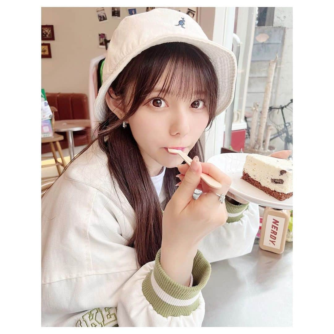 大森莉緒さんのインスタグラム写真 - (大森莉緒Instagram)「・ ・ 一緒にスイーツデートしてくれる方募集中🍰💭  前から気になってた @nerdy_cafe_official に行ったよ🫶 オレオチーズケーキ美味しかった〜🤤💞 ・ ・ #大森莉緒 #おーりお #おりおんず #おりおの食 #カフェ巡り #東京カフェ #韓国カフェ #原宿 #カフェ部  #オレオチーズケーキ #cafe #nerdy #nerdycafe #sweet #instagood #instafood #instapic #good #카페투어 #맛집 #음식 #푸드 #좋아요 #카페 #오레오 #치즈케이크」5月9日 21時53分 - rio.ohmori