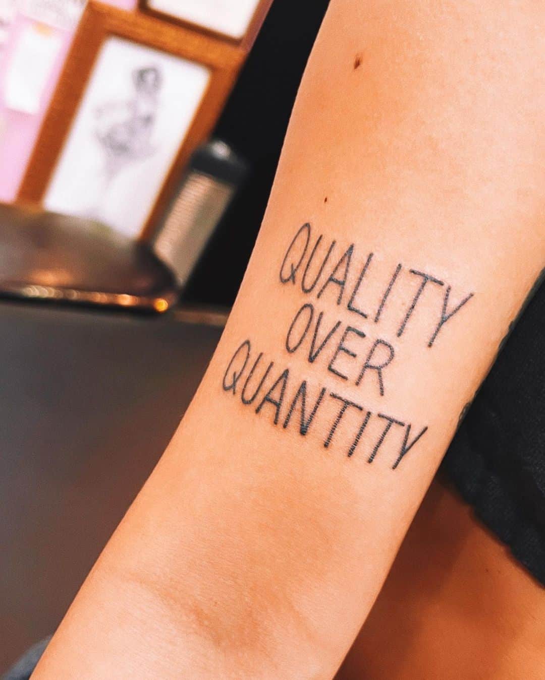 Minamiさんのインスタグラム写真 - (MinamiInstagram)「QUALITY OVER QUANTITY/ 量より質なんでもね🦋  Tattoos By: @ue_the_parlour #thegenius」5月11日 13時05分 - minami_cream
