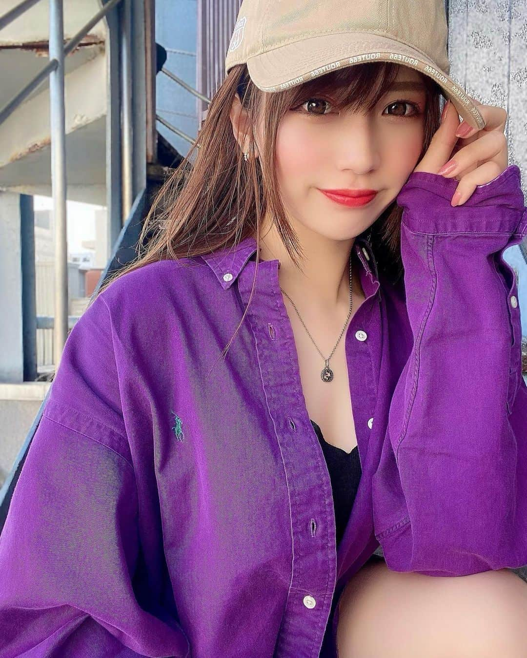 桜りんさんのインスタグラム写真 - (桜りんInstagram)「🧢💜 . . 朝寒いけどお昼は本当にいい天気ですね☀️  . . お散歩とかしたいなぁ👣(しないけど‪︎‬ ‪︎)  . . 今週もイベントたくさん❥宜しくお願い致します🥰✨  . .  【雑誌】 《10月》 22日 『臨時増刊ラヴァーズvol.22』表紙  25日 『ヤングキング』 巻末グラビア  《11月》 ▫️2日『アサヒ芸能』 ▫️5日 『EX MAX! HGvol.2』シャワーグラビア掲載 ▫️8日ナックルズGOLD23　 ▫️15日 ナックルズSPECIAL ▫️24日週刊実話ザ・タブー ▫️26日 EXMAX!1月号 ▫️29日 臨増ナックルズDX vol.27 《1月》 ▫️28日 メンズDVD 《3月》 ▫️22日　別冊ラヴァーズ　 《4月》 ▫️26日DVD発売日❥ ▫️28日ENTAME 《5月》 ▫️11日EXMAX 《6月》 ▫️3日アサ芸シークレット ▫️18日MEN'S DVD SEXY VOL.10 . 【放送】 《4月》 ▫️19.20.21.25.26.27.28.29日〈15:35-16:35〉 【極雀】放送日 フジテレビONE . ▫️27日 (水) 25：00～25：30 【よゐこ風呂】放送日 フジテレビONE . 【イベント】 5/7  LIVE下北沢シャングリラ　 5/12  LIVE 5/14 RISE (新宿FACE） 5/15 東京Lilyプール撮影会　 5/17  定期LIVE  5/21 オフ会予定　 5/22  LIVE  5/29 RISE(後楽園ホール) 5/31 定期 LIVE . ❤️6thDVD予約受付中 「好きっていって」竹書房　 ◆Amazon  https://www.amazon.co.jp/dp/B09KR42KT5?&linkCode=sl1&tag=takead-22&linkId=7a6c459ac79dfbc5c56396f5cbe1a846&ref_=as_li_ss_tl . ◆DMM  https://www.dmm.com/mono/dvd/-/detail/=/cid=n_701tsds42578tk/ . ❤️5thDVD 「全部教えてあげる」ギルド  https://www.amazon.co.jp/dp/B097H3GL1Q/ref=cm_sw_r_tw_dp_YP0DE7961DBT89EEFBH7  https://www.dmm.com/mono/dvd/-/detail/=/cid=n_1174guild243/ . ❤4thDVD (Amazon.DMM.東京Lily.ソフマップ等) 「淫らで陰湿な片思い」 Aircontrol  https://www.amazon.co.jp/dp/B08XKFS2G2/ref=cm_sw_r_cp_api_glt_i_67RR381KRY8BSDV3ZN8E . ❤️3rdDVD発売中 「りん 花ひらく」《エスデジタル》 ▫️Amazon：amazon.co.jp/dp/B08HZ6SQB8/ ▫️DMM：bit.ly/3moWnmA ▫️東京Lily：bit.ly/3h5d3fM . ❤️2ndDVD  「桜色、りん先生」スパイスビジュアル 桜りん 桜色、りん先生 [DVD] https://www.amazon.co.jp/dp/B077SLZKWW/ref=cm_sw_r_cp_api_glt_i_SQ7NFJK2VPJQTFYSP4G1 . ♥️1stDVD 「桜のきもち」イーネットフロンティア 桜りん/桜のきもち [DVD] https://www.amazon.co.jp/dp/B0711RFLB4/ref=cm_sw_r_cp_api_glt_i_84N23VRRXJTG65PZ7HXF . #アイドル  #グラビア #グラビアアイドル #グラドル  #ミスアクション2017 #準グランプリ #ぷよぷよ  #水着  #タレント #モデル  #YouTuber #フェチ #むっちり #撮影会 #おしり  #ポートレート #カメラ好きな人と繋がりたい  #グラドル自画撮り部  #I字グラドル  #followme #ヤングチャンピオン #胸 #おっぱい #軟体」5月11日 13時56分 - rin__sakura