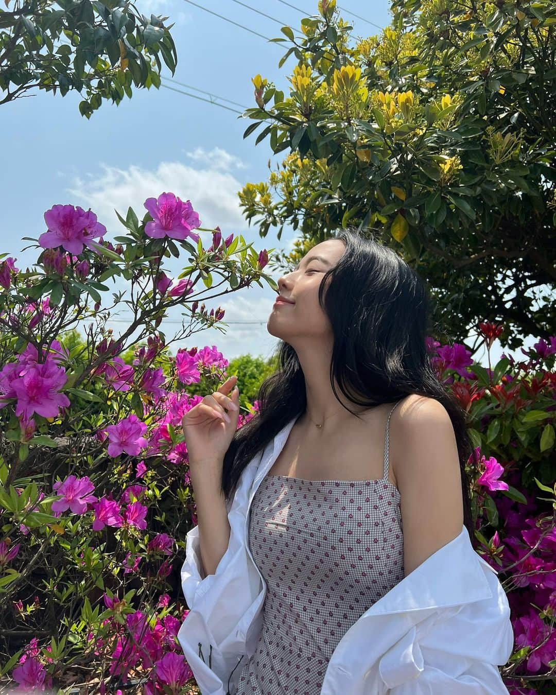 ジスさんのインスタグラム写真 - (ジスInstagram)「예뻐라 ☁️🌳🌸」5月11日 15時32分 - sooyaaa__