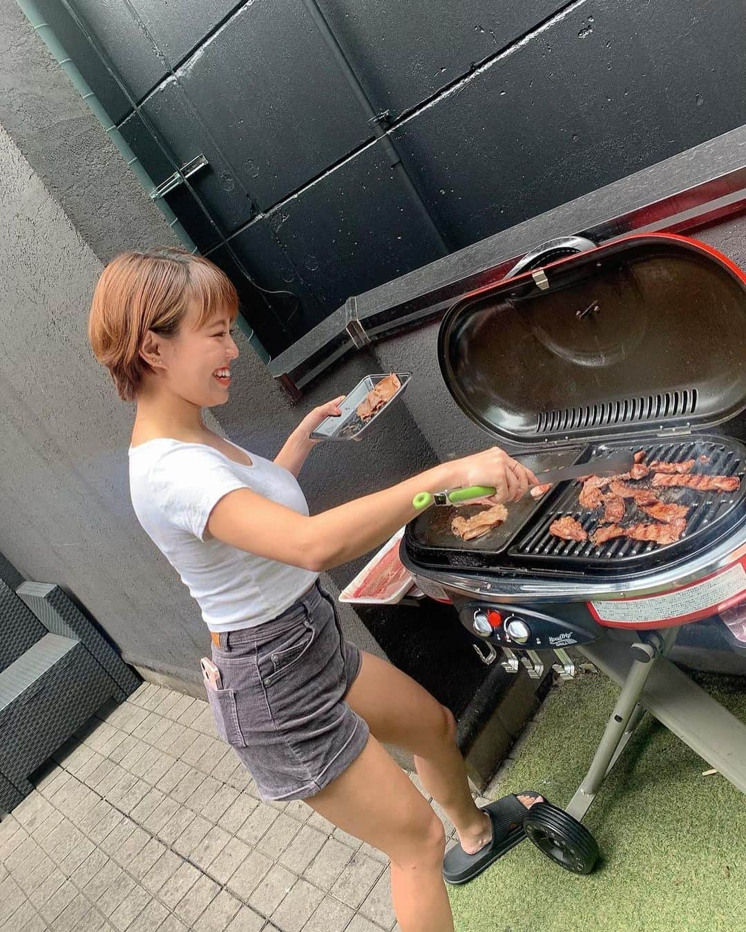 亜矢みつき（神谷充希）さんのインスタグラム写真 - (亜矢みつき（神谷充希）Instagram)「BBQさいくぅ🍖🍻 こないだのBBQ会楽しかったねぇ💗 この夏もみんなといっぱい はしゃいで遊びたい〜✌️ #BBQ」5月11日 17時19分 - ma.yamitsuki