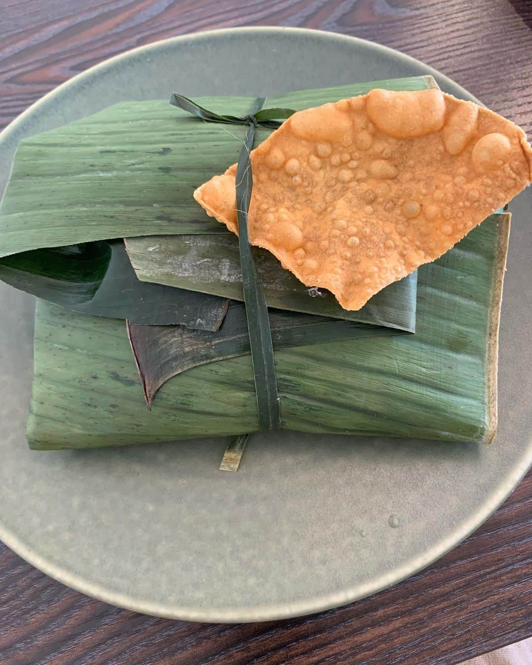 香坂みゆきさんのインスタグラム写真 - (香坂みゆきInstagram)「スリランカのカレーランチ 初めて食べる味だった〜 名前忘れました😅 デザートはワタラッパンって言う黒糖を使ったちょっとスパイスの効いたプリンのデザートプレート💕  @fushathe_futako  #ママ友ランチ  #お喋りは止まらない  #スリランカ料理」5月11日 18時46分 - miyuky__way