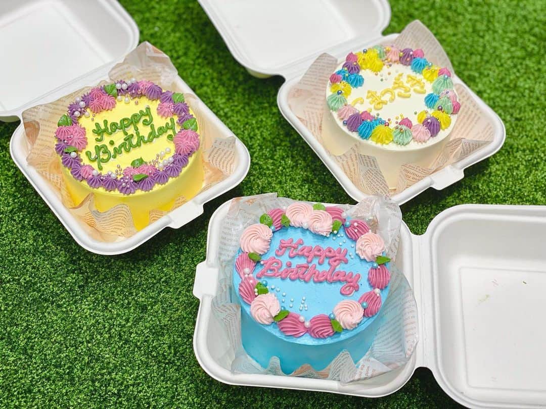 南雲穂波さんのインスタグラム写真 - (南雲穂波Instagram)「#センイルケーキ ☻♡ 韓国語で「誕生日ケーキ」だそうです🎂✨  YouTube配信で先月誕生日だった私(4/7)と西尾ちゃん(4/22)にサプライズケーキが…！嬉しかった〜😻 ちなみにこまっちゃんの誕生日は9/19です✰  色使いがとっても綺麗！ そして好きな色です💙  #생일케이크#メイプリルスイーツ#スイーツデザインスタジオメイプリル#メーテレ #西尾菜々美 #小松﨑花菜 #アナウンサー #メーテレアナウンサー #名古屋テレビ #名古屋 #南雲穂波 #낙우냠냠」5月11日 20時22分 - honami_nagumo_nbn