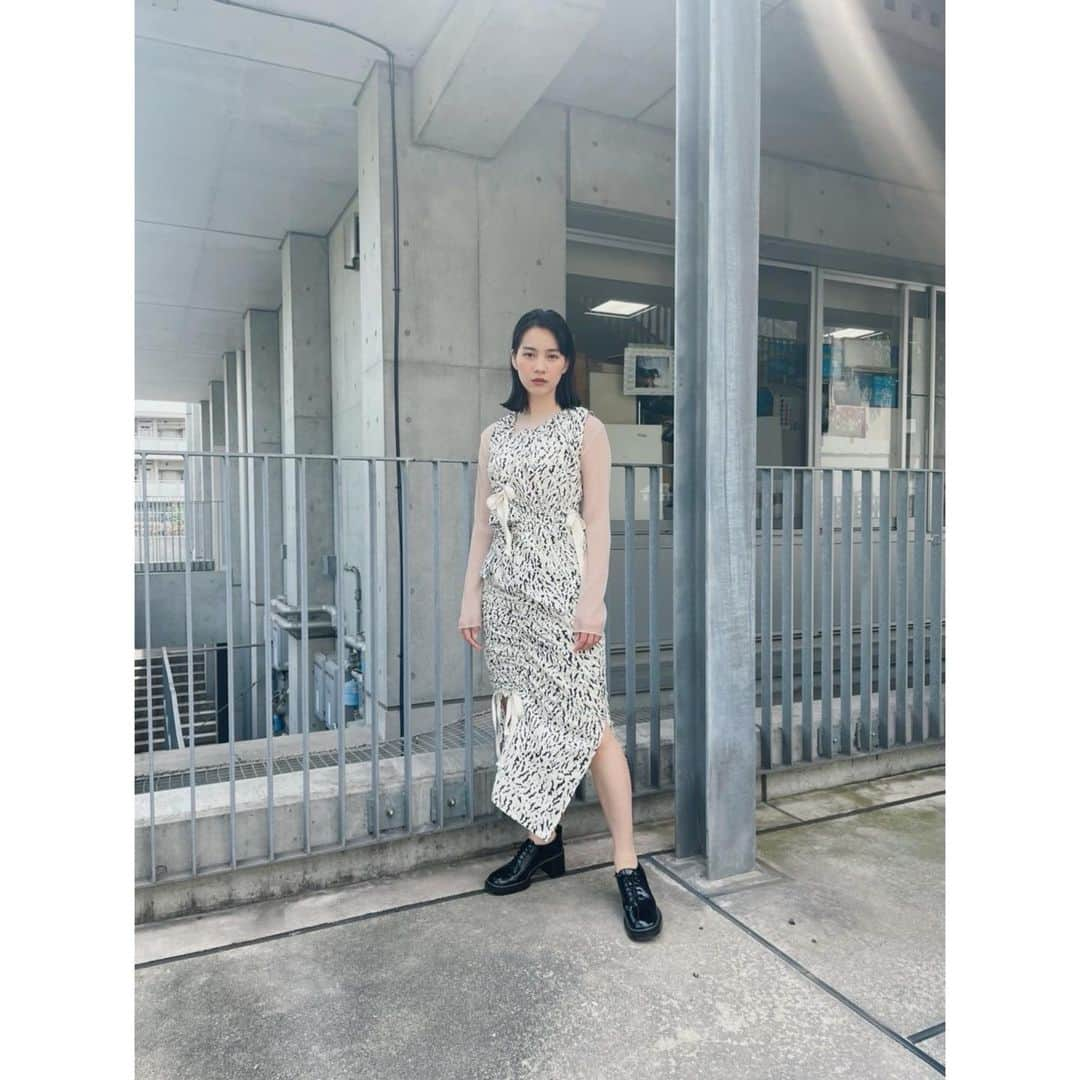 のん（能年玲奈）さんのインスタグラム写真 - (のん（能年玲奈）Instagram)「女子美術大学付属高等学校の皆さんに、映画Ribbonを観ていただきました。 とっても嬉しい！！！！ 美術の学校で上映をしていただきたいと思っていたのが、叶いました。  皆さんの前で映画の事や、書いてくださった質問についてもお話させていただきました。貴重な体験。少しでも希望を感じていただけたなら良かったなあと思う。 素晴らしい生徒の皆さんと会えたのが幸せ！ 今日という日は特別です！🎊  Stylist: @izumimachino  Hair&make:Shie Kanno  #ribbon_movie #映画リボン #映画Ribbon #女子美」5月11日 23時19分 - non_kamo_ne